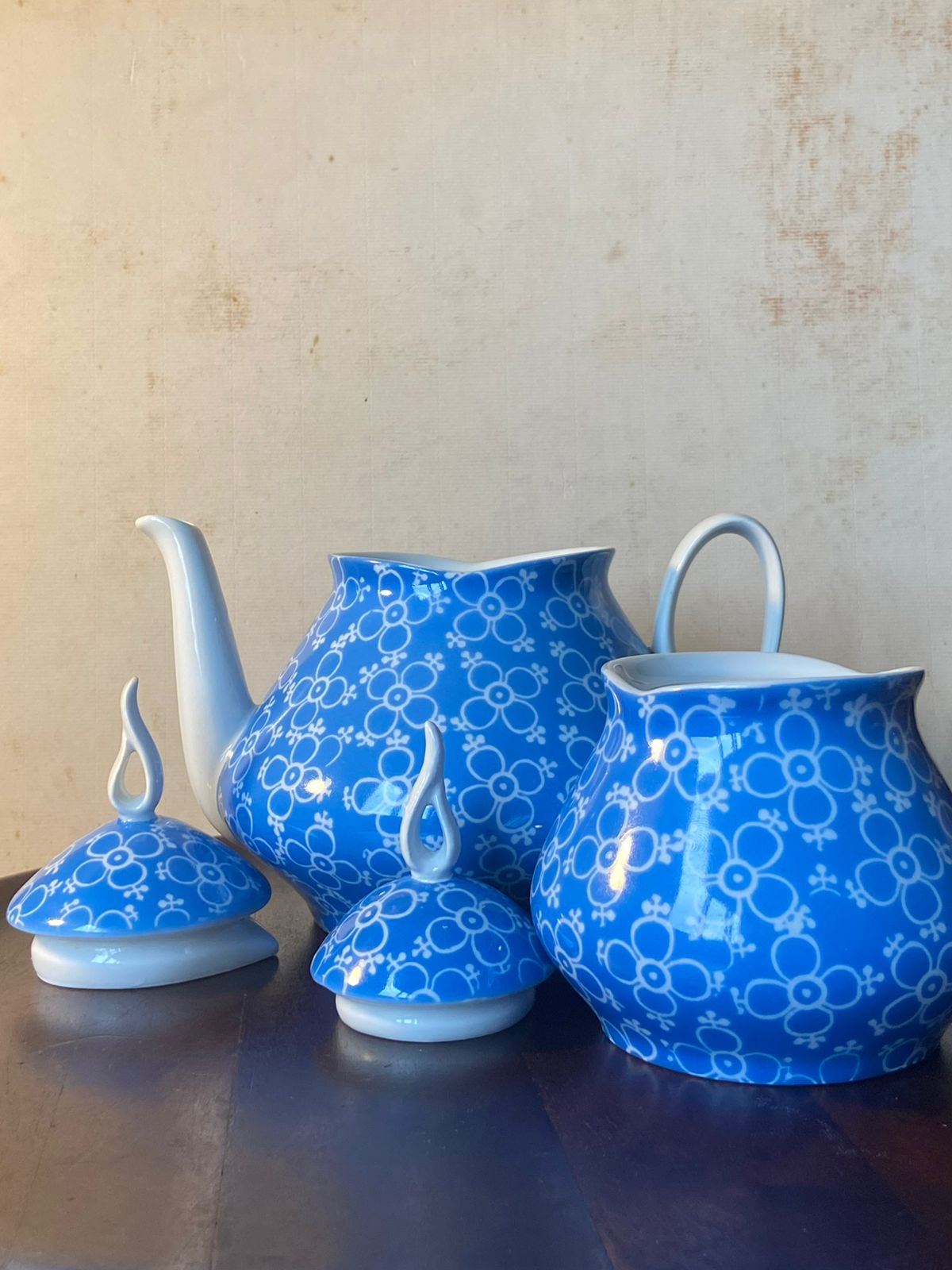 Bule e açucareiro Porcelana Real em porcelana azul com decoração floral (DMCPS_272)