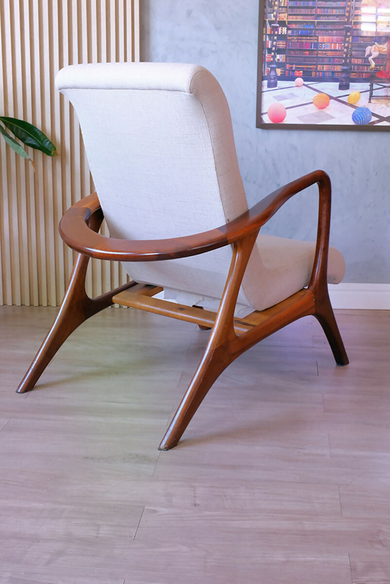 poltrona Vladimir Kagan em linho premium