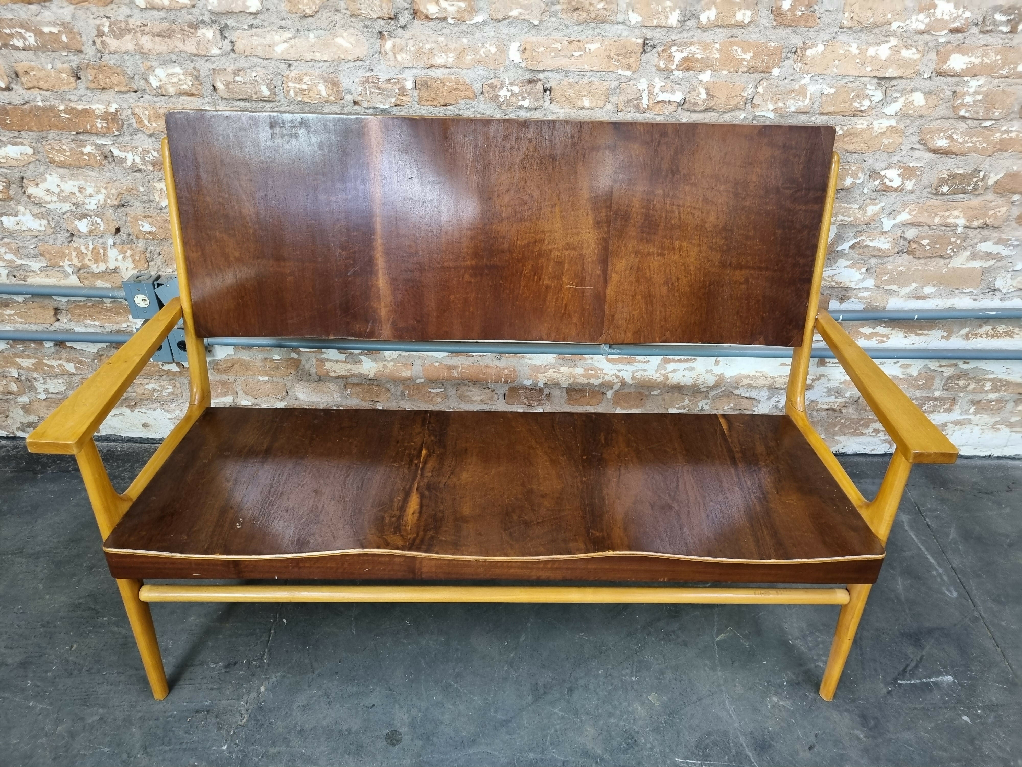 Banco Modernista anos 50