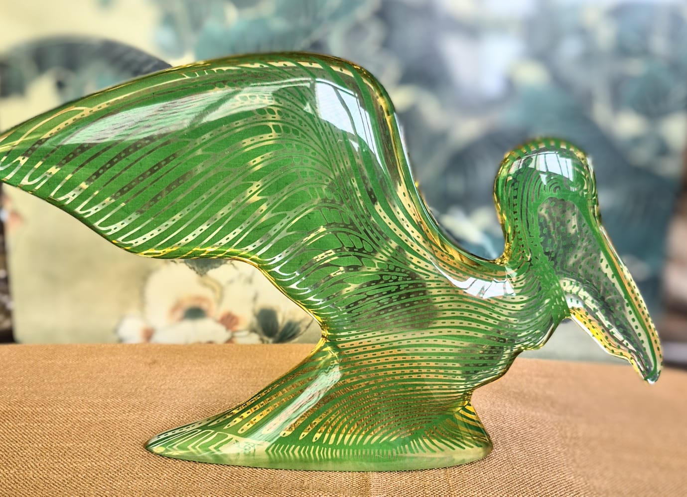 Escultura de Pelicano verde em resina de poliéster Abraham Palatnik. Assinada.