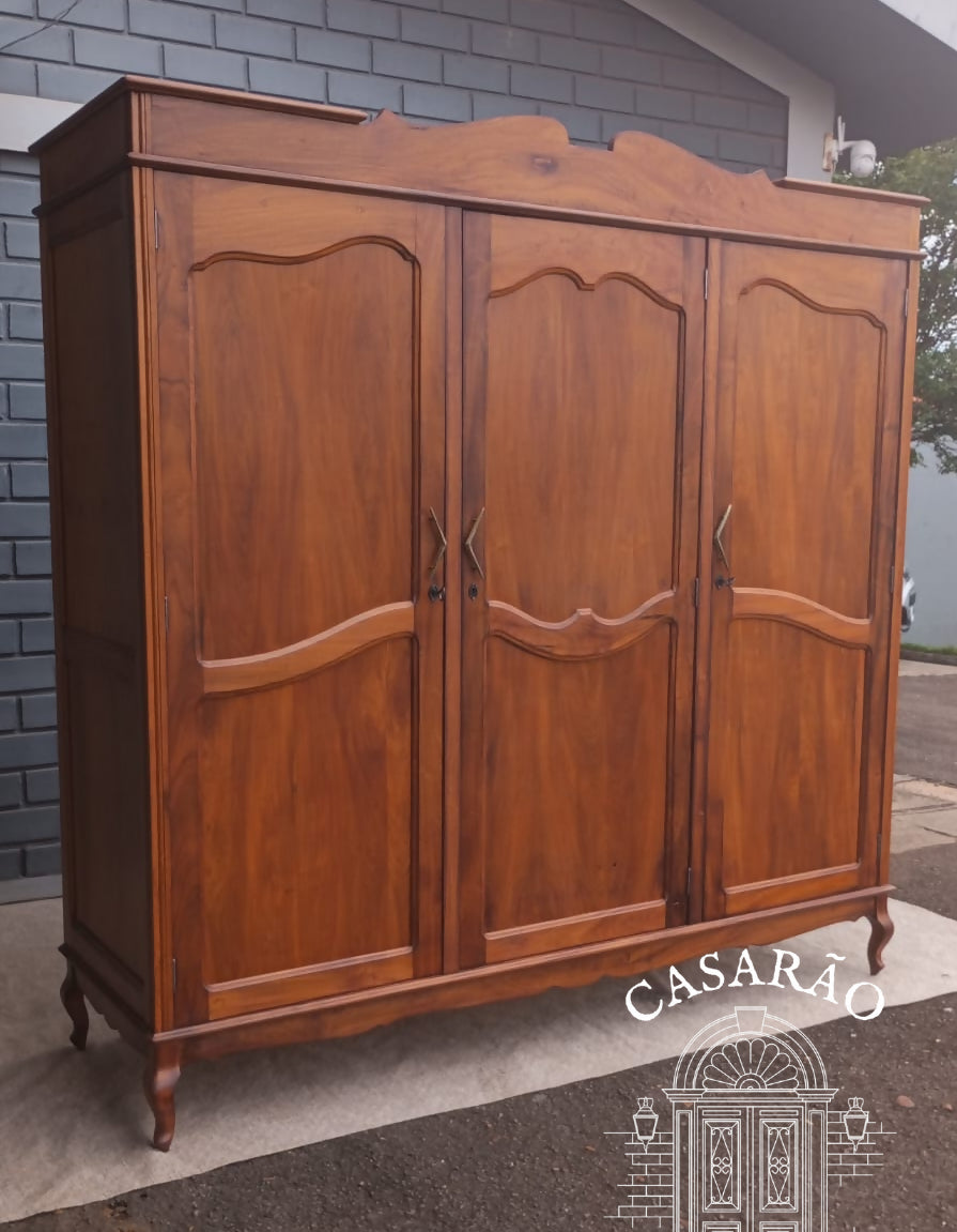 Armário / Guarda roupa em Caviúna