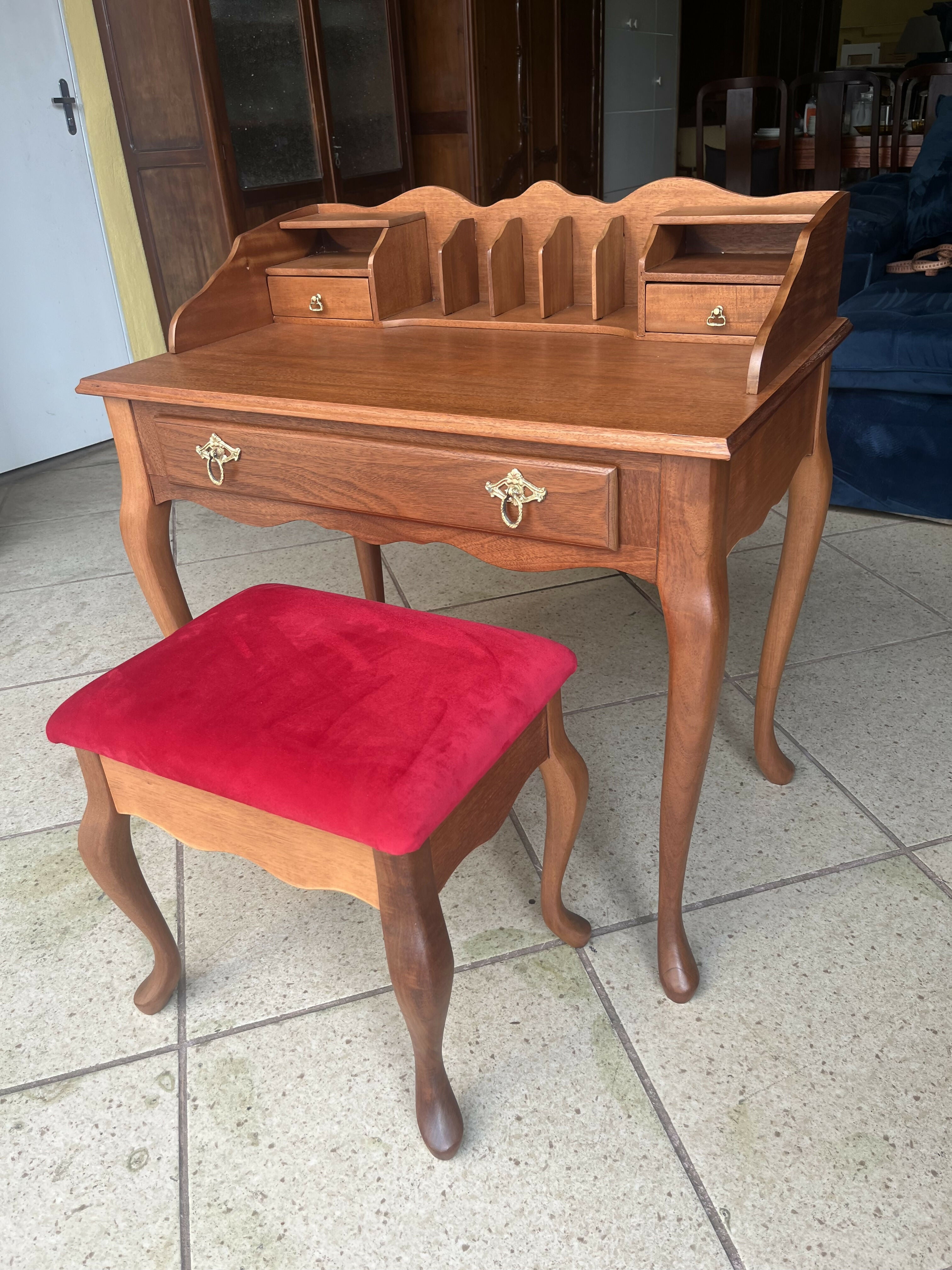ESCRIVANINHA/PENTEADEIRA ANTIGA RESTAURADA