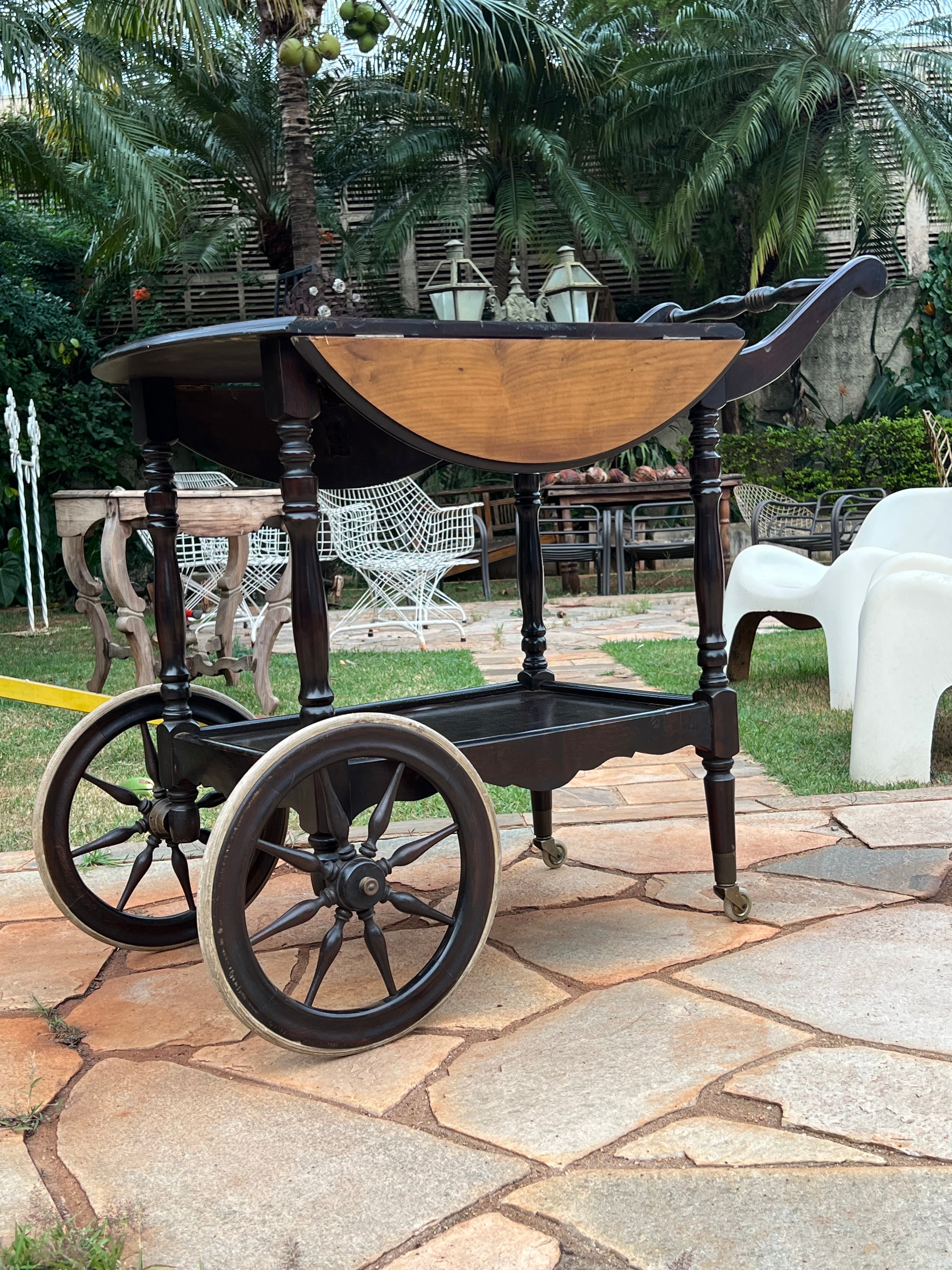 Carrinho de chá/mesa com tampo redondo 