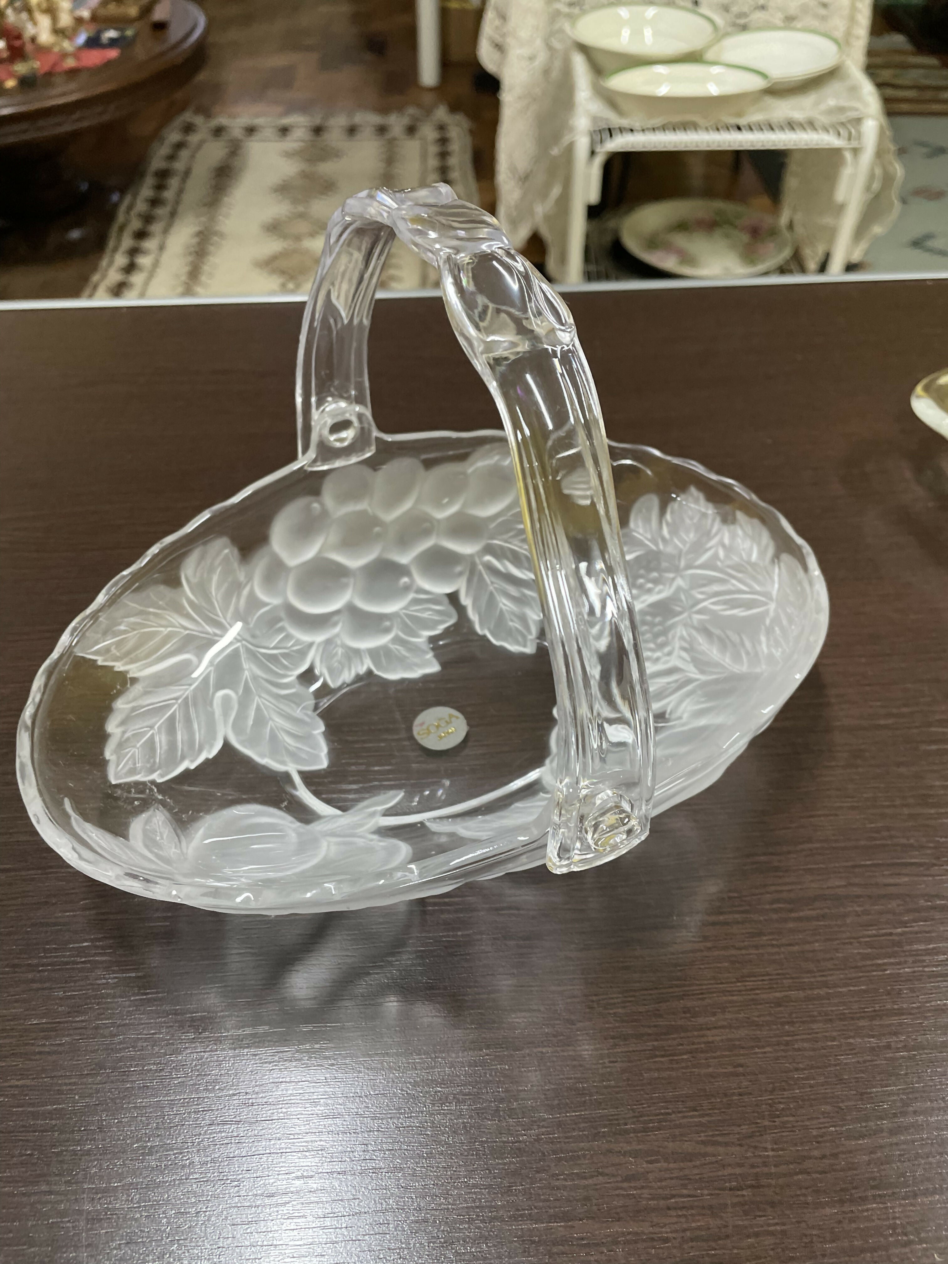 Fruteira lapidada com alça