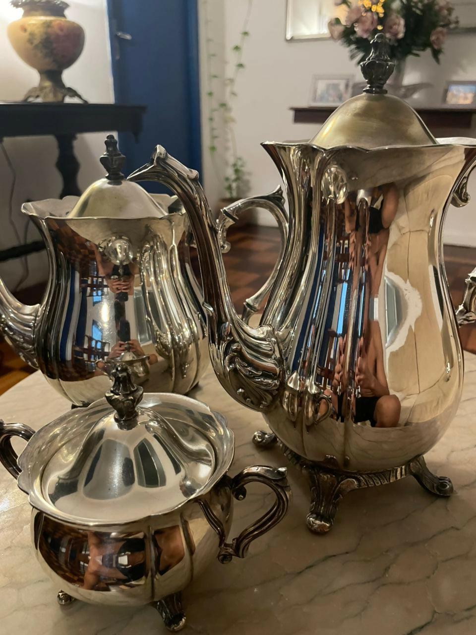 Conjunto para chá e café - 2 grandes bules e um açucareiro espessurados à prata