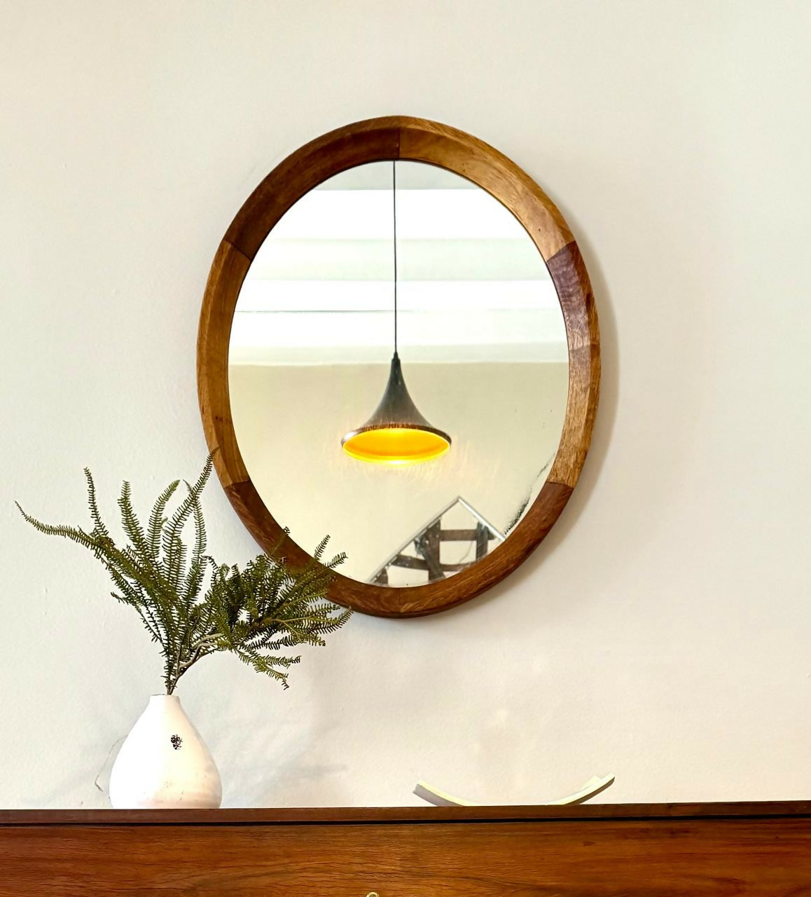 Espelho Oval modernista