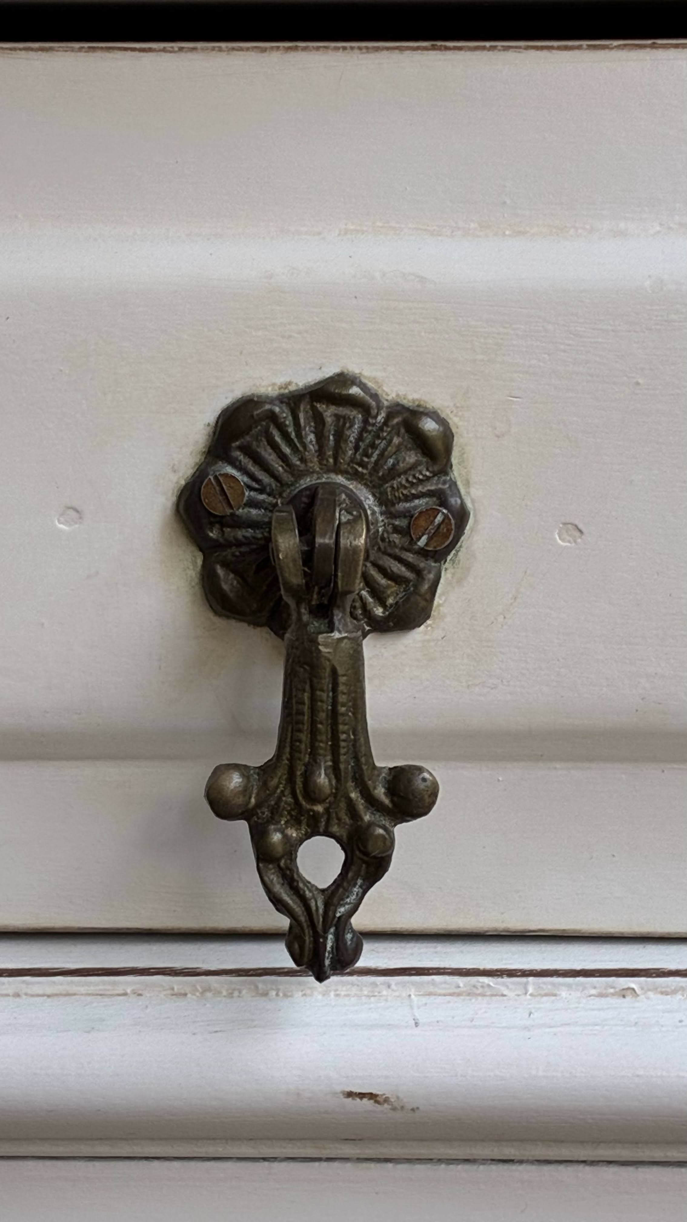 Penteadeira estilo Luis XV com cadeira