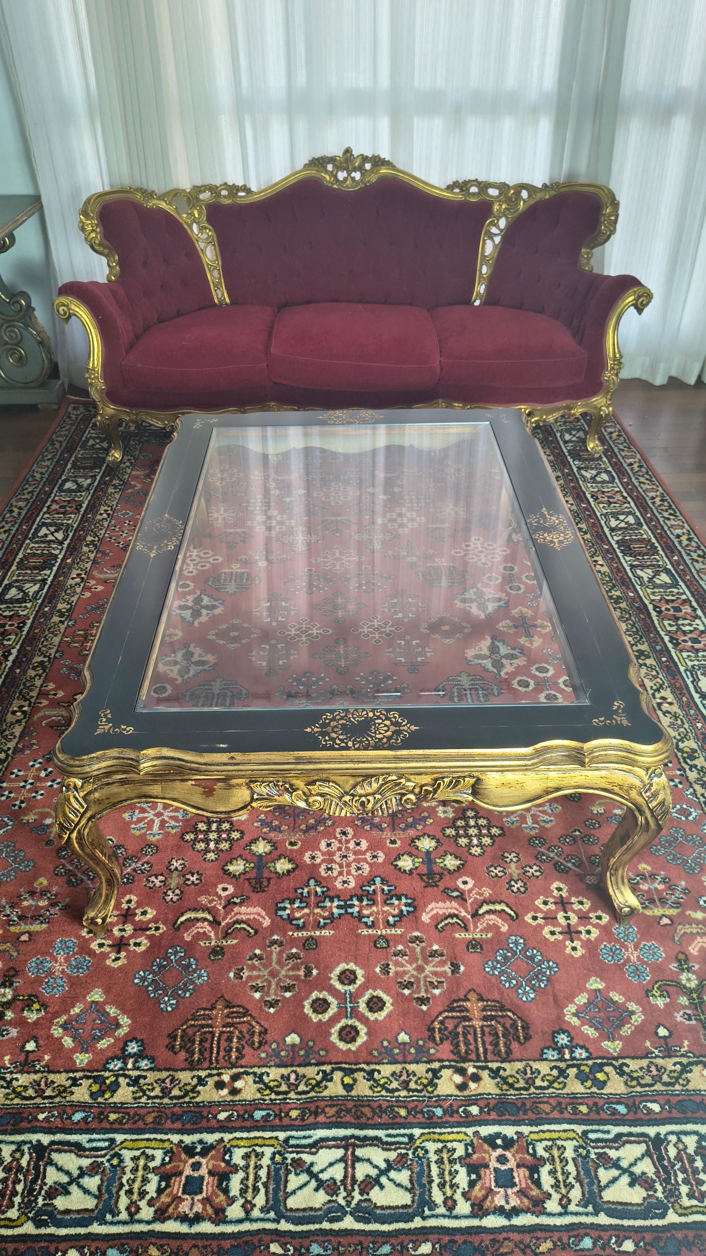 Mesa de Centro em madeira, folhas a ouro e vidro