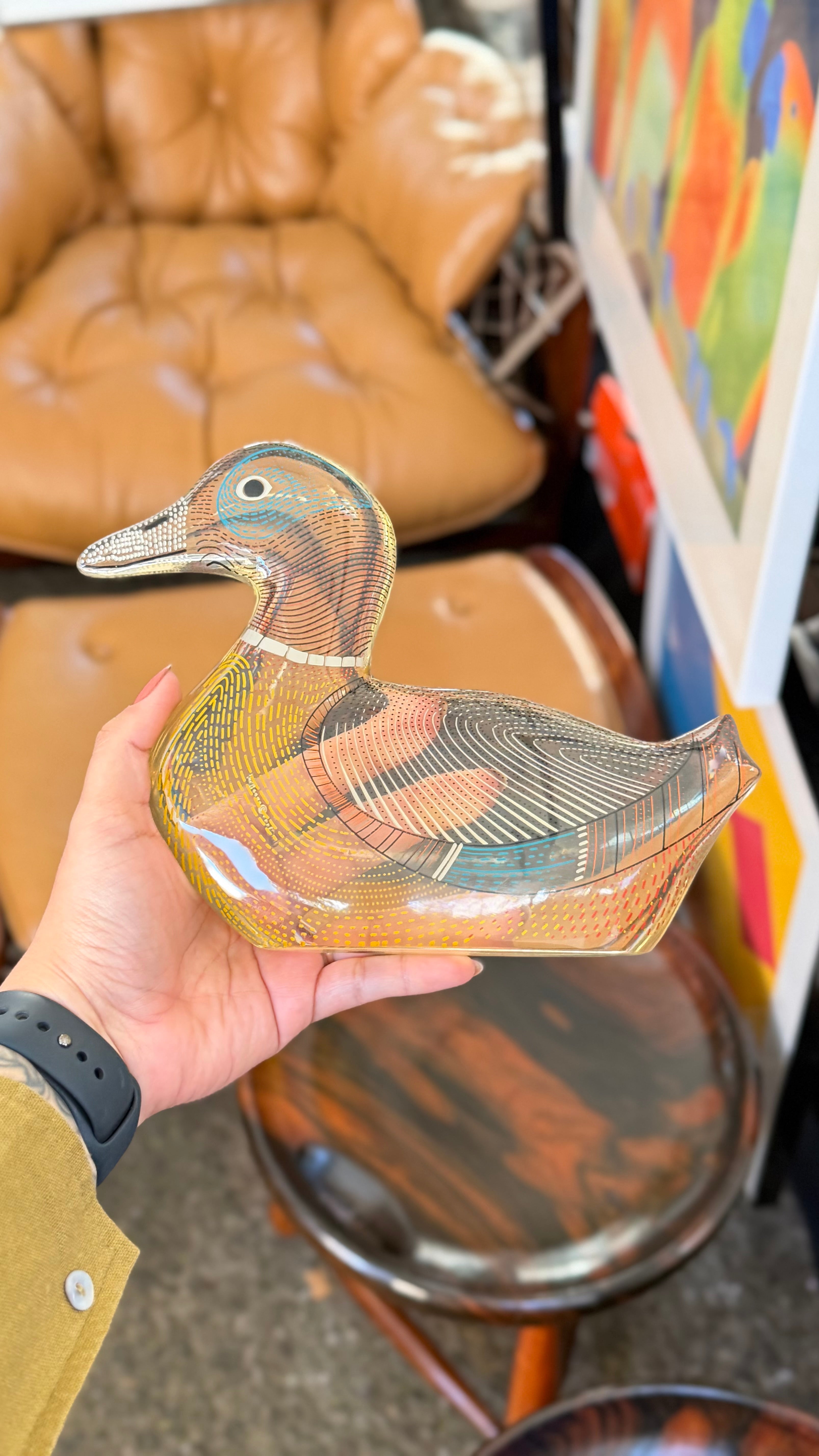 Assinada Abraham Palatnik, Escultura de Pato em Resina Acrílica, Brasil, década de 1970