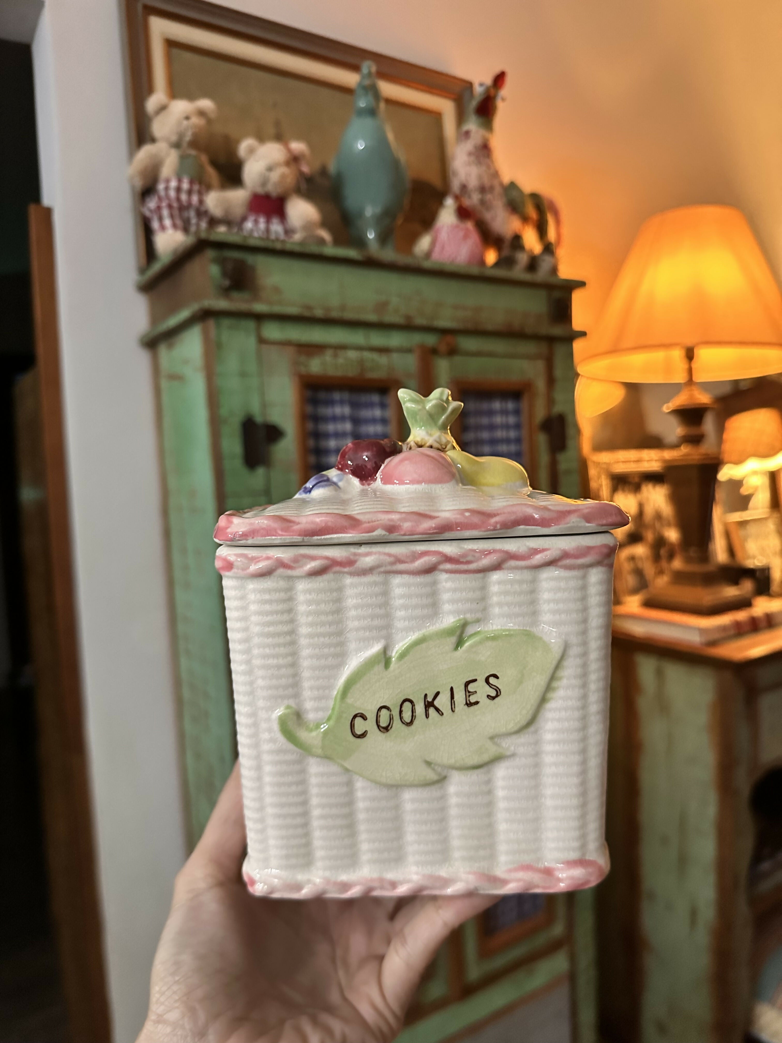 Lindeza de biscoiteira / potiche vintage japonês - com delicadas frutinhas na tampa