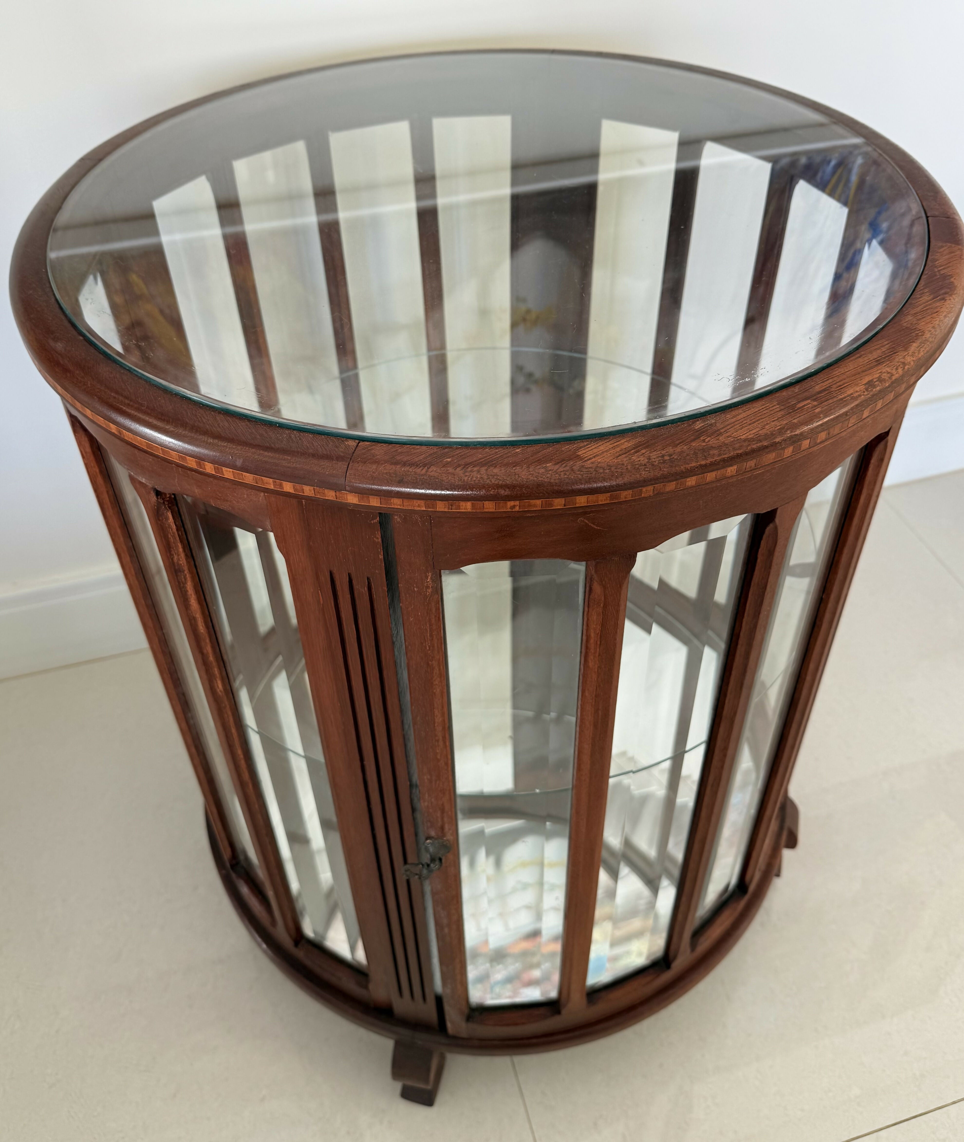 Pequena cristaleira. Um mimo!!