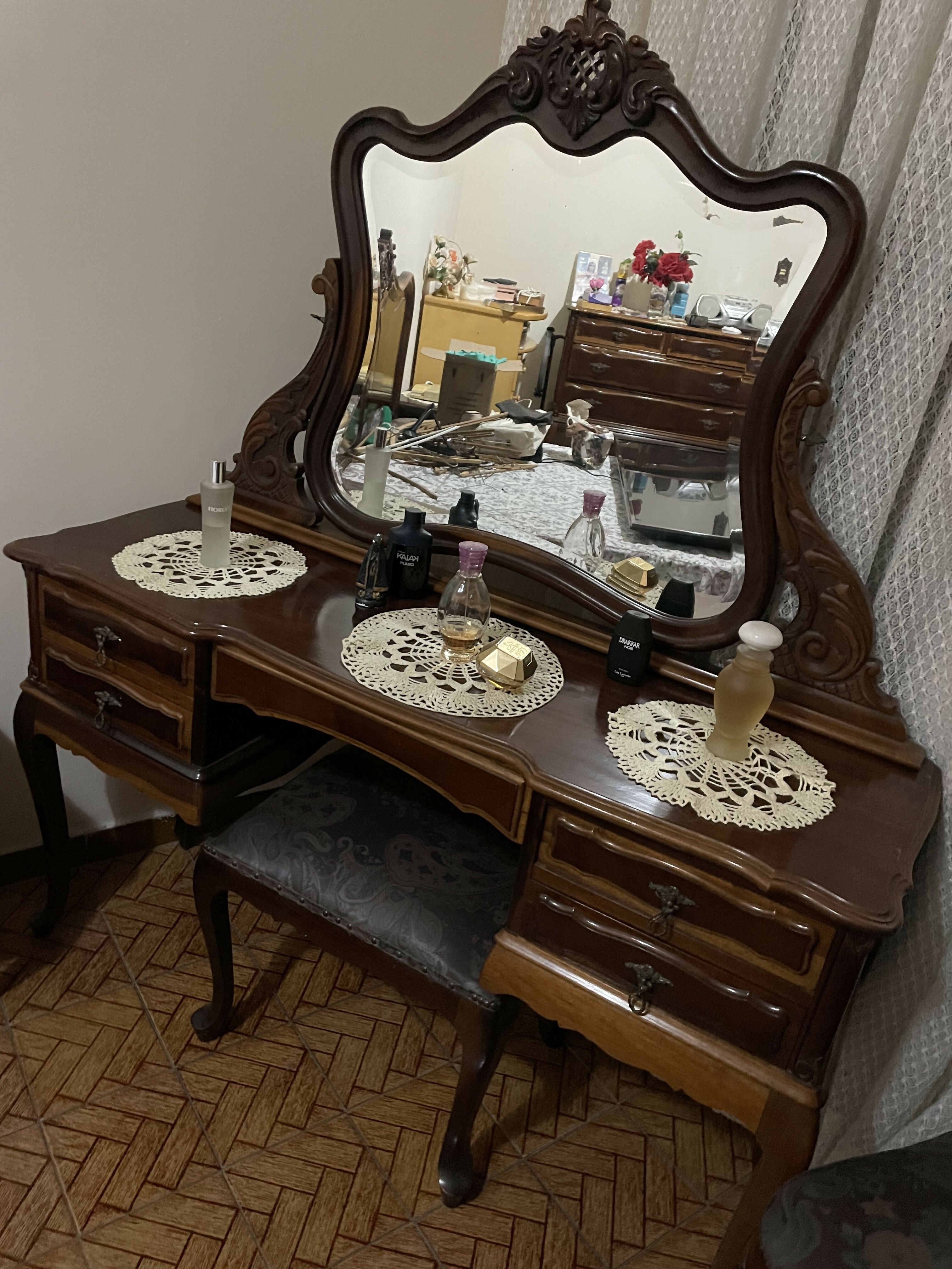 Penteadeira Provençal com espelho - anos 60