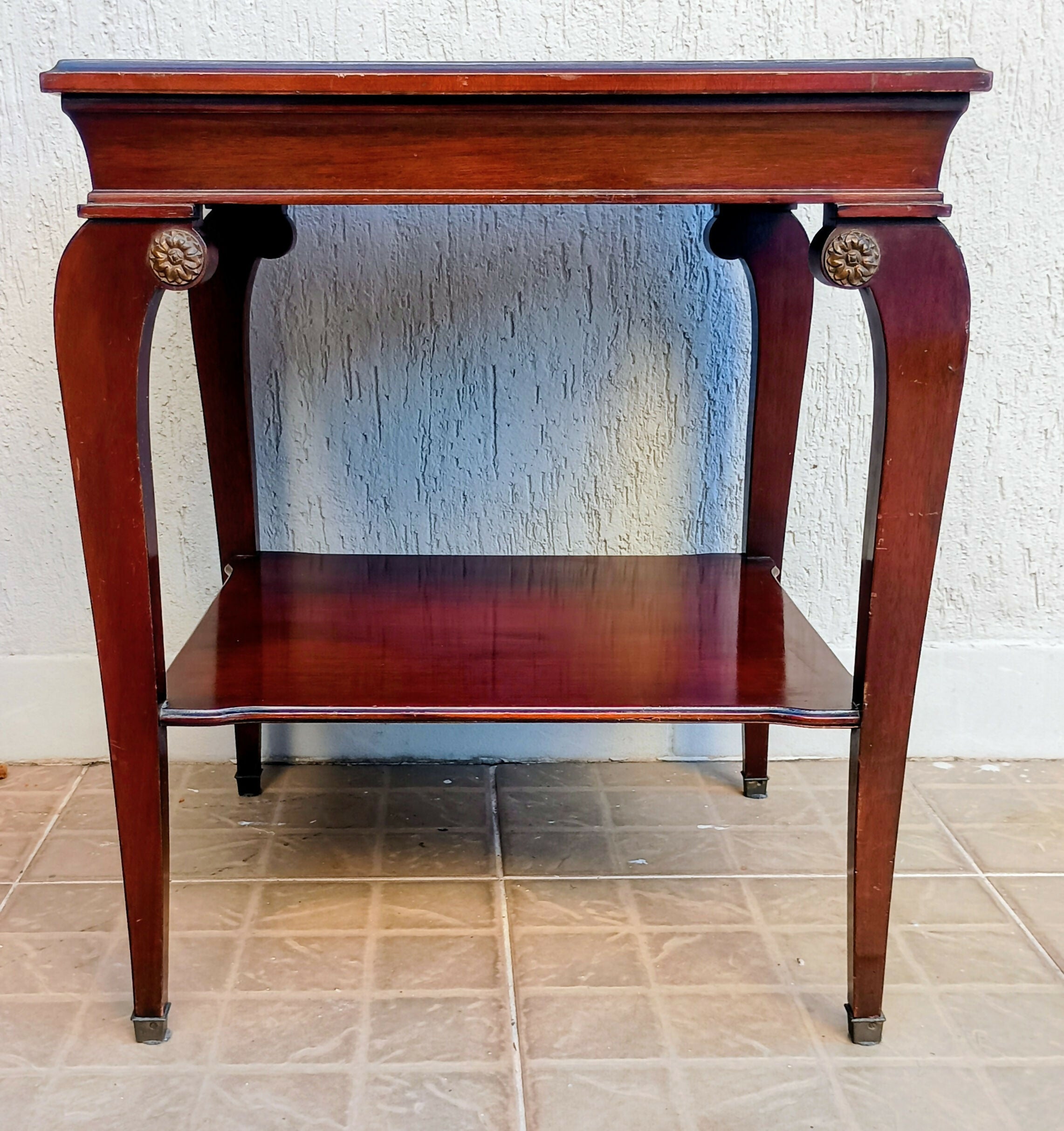 Mesa de Canto Clássica