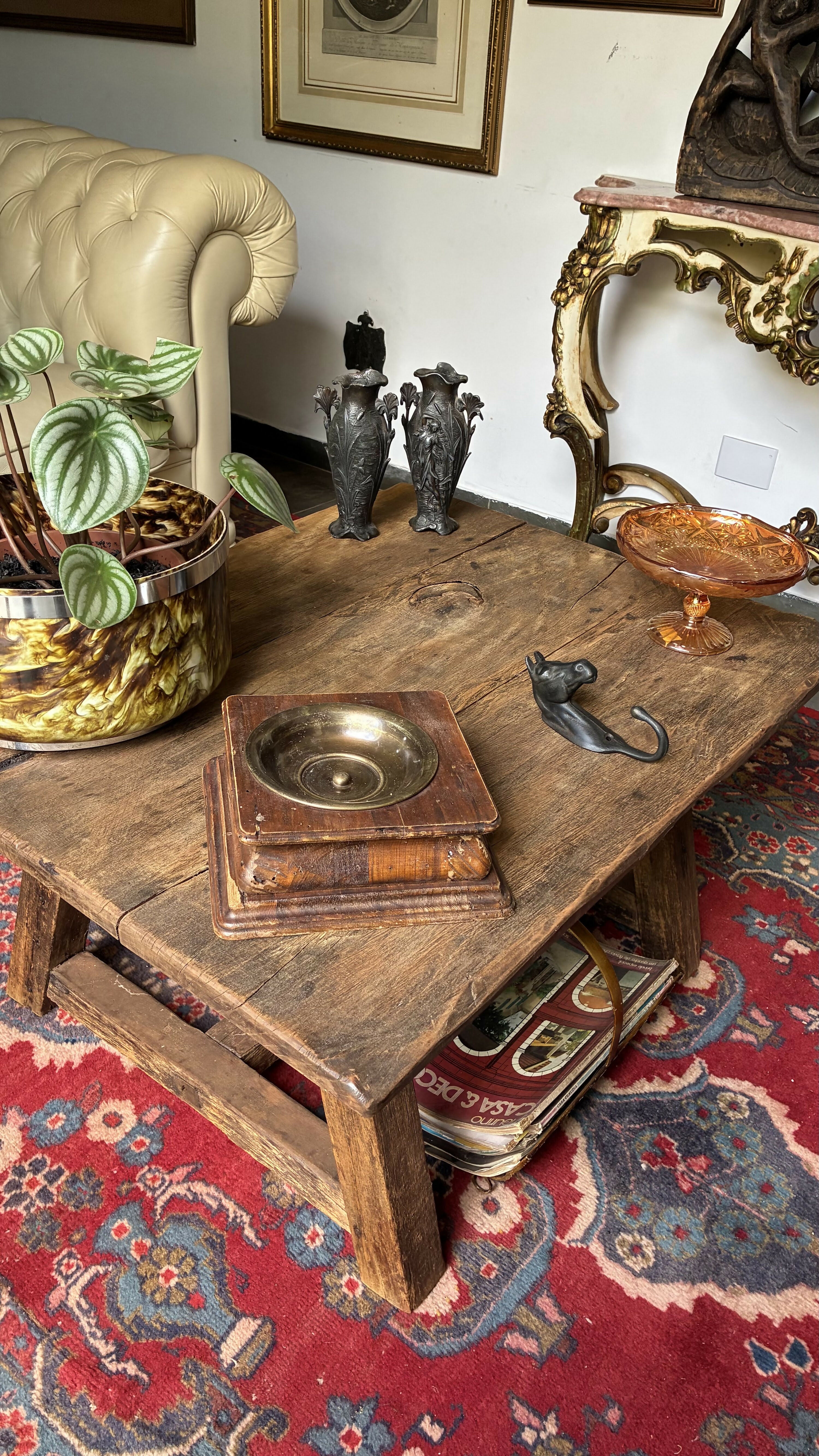 Mesa de Centro Rústica em Madeira