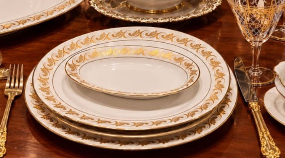 Serviço de Jantar - RICHARD GINORI com ornamentação em dourado 