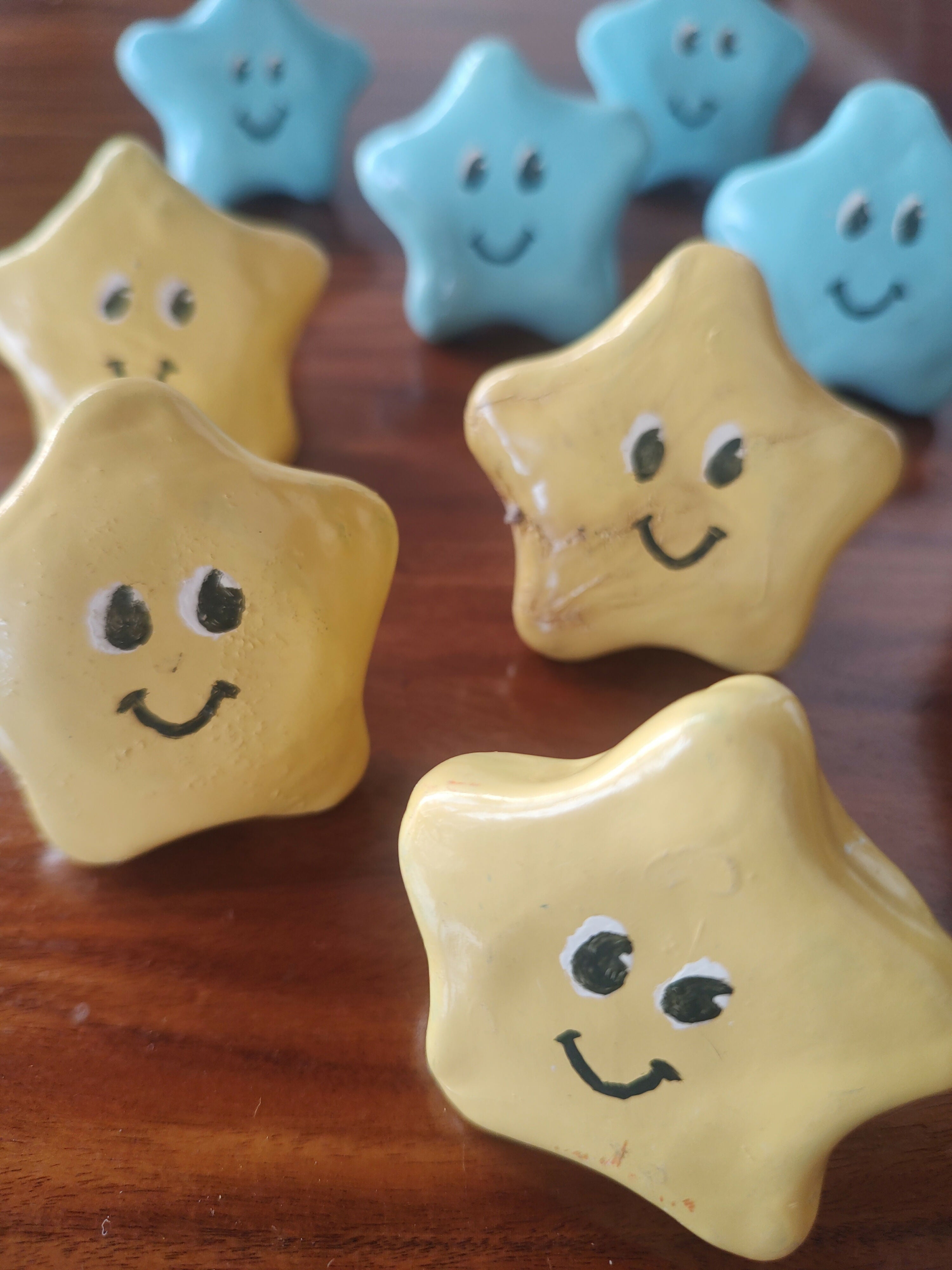 Simpático Conjunto de 8 puxadores de Estrela (azul e amarelo)