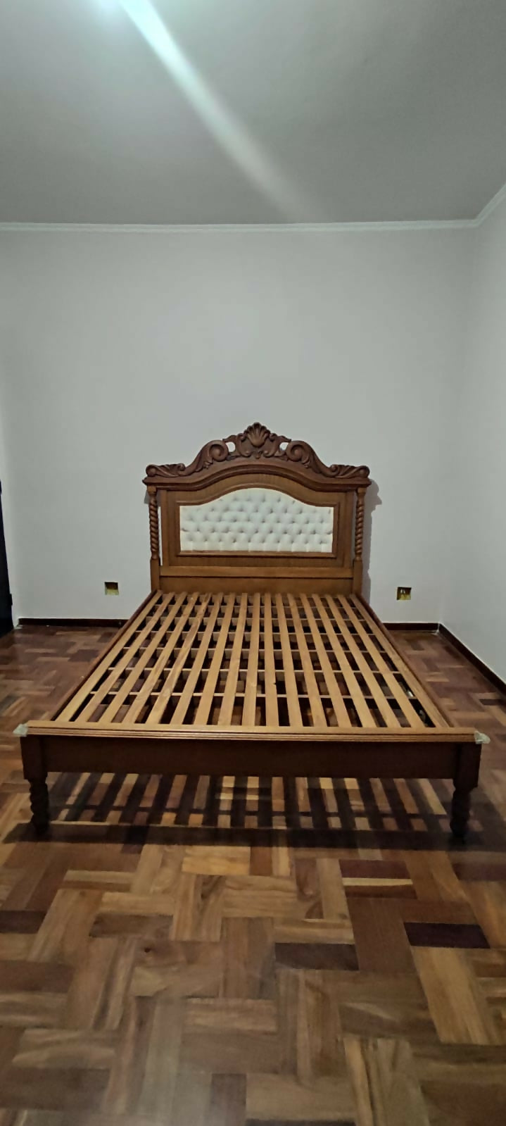 Conjunto Cama Casal Colonial + 2 Criados