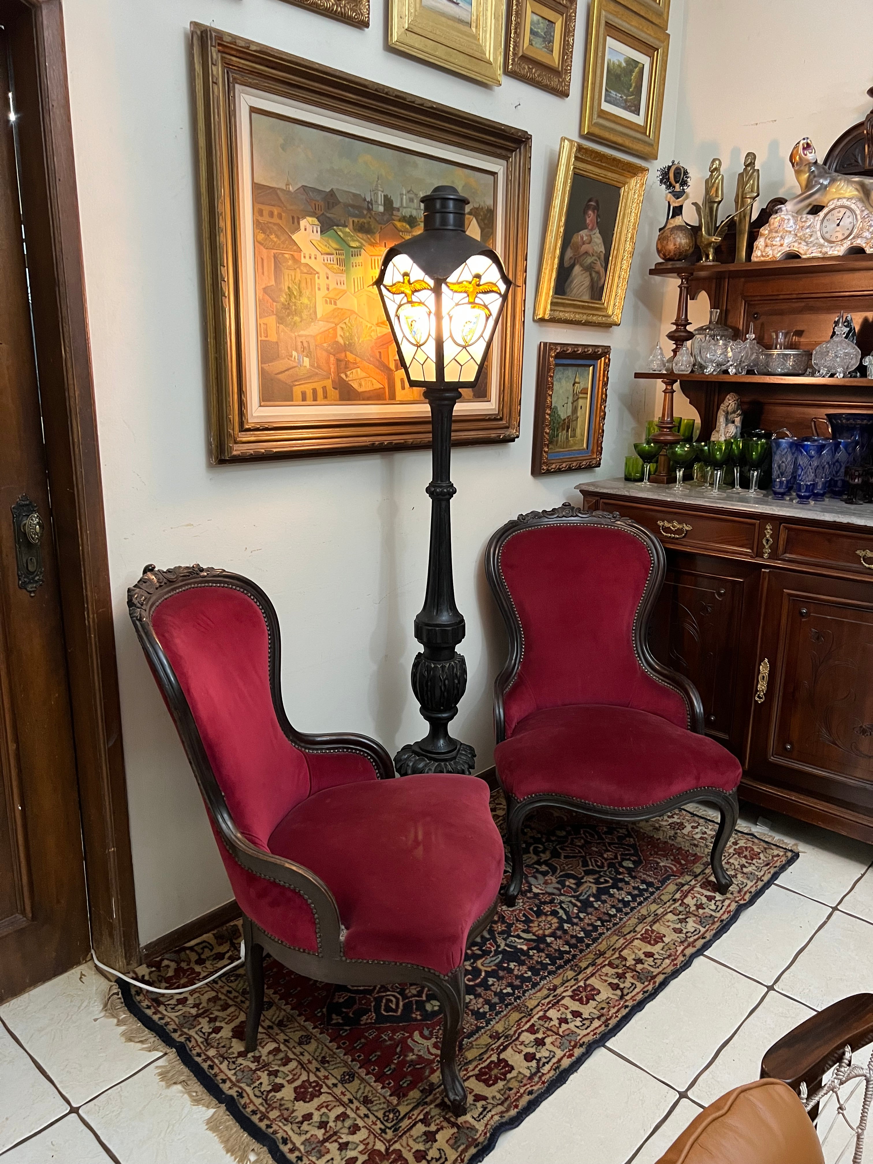 Maravilhoso par de poltronas  Vitoriana