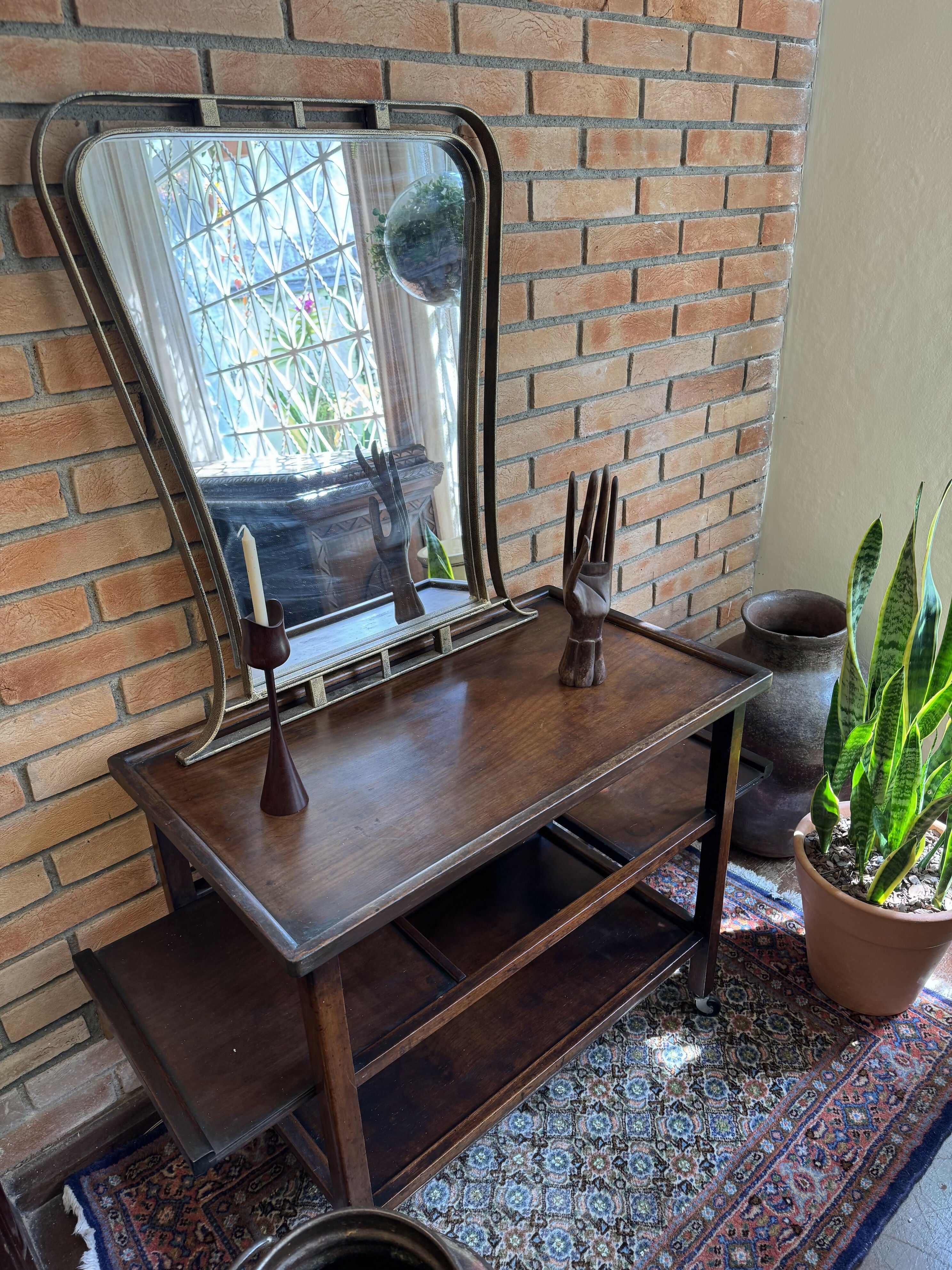 Espelho ArtDeco em metal com pátina dourada