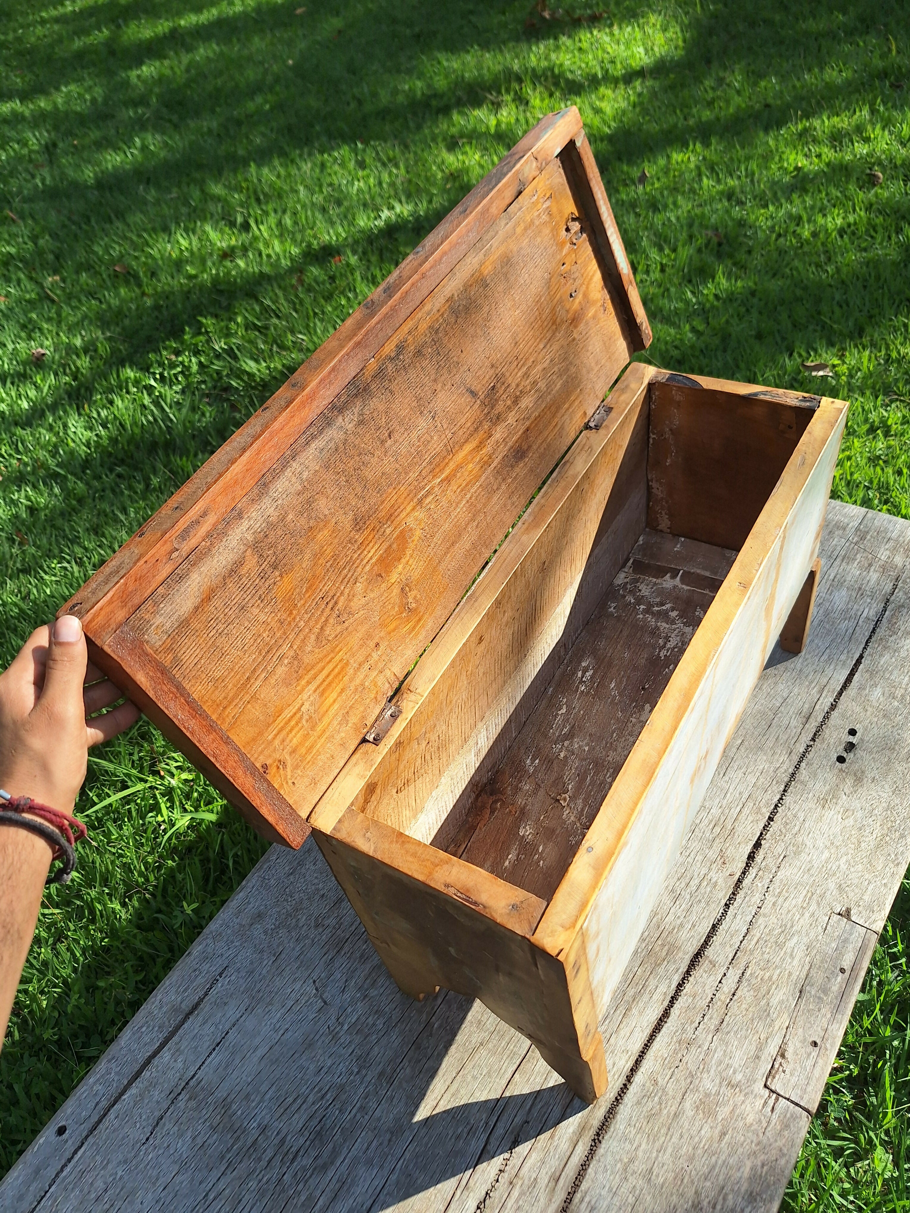 Baú Rústico Tinta Gasta Madeira Maciça Garimpo Mineiro