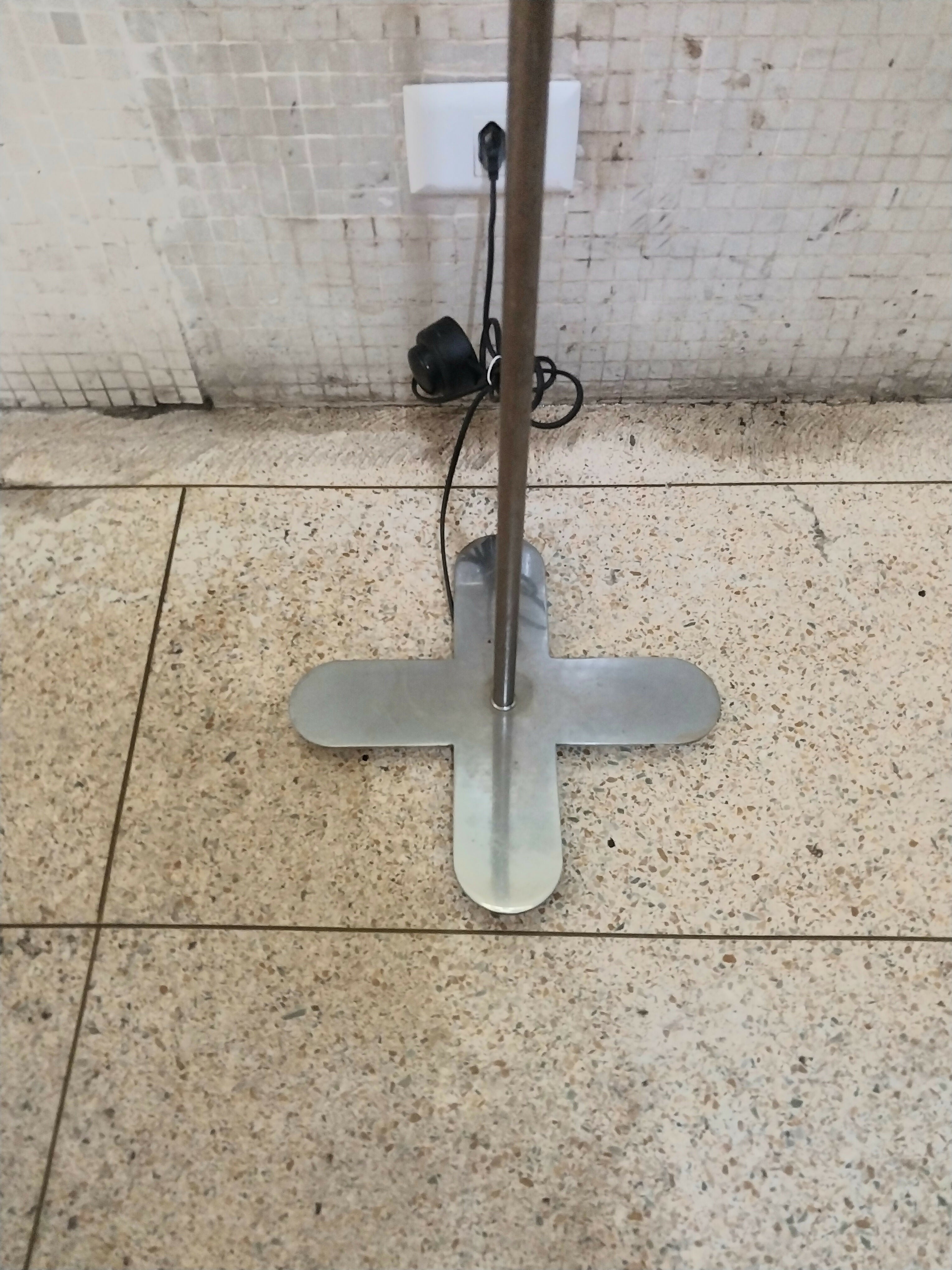 Luminária de Chão Vintage em Metal