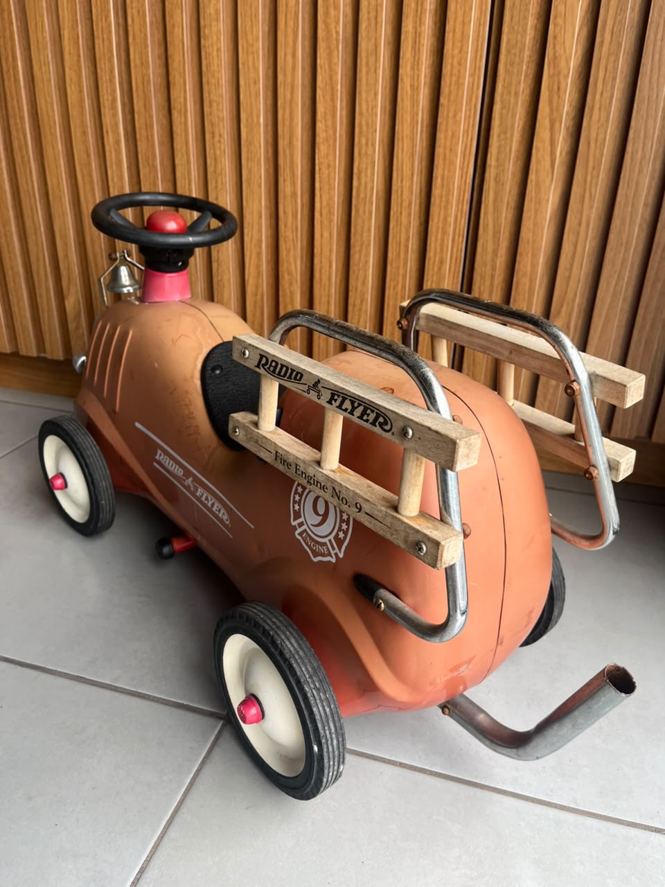 Carrinho Infantil Radio Flyer – Fire Engine No. 9