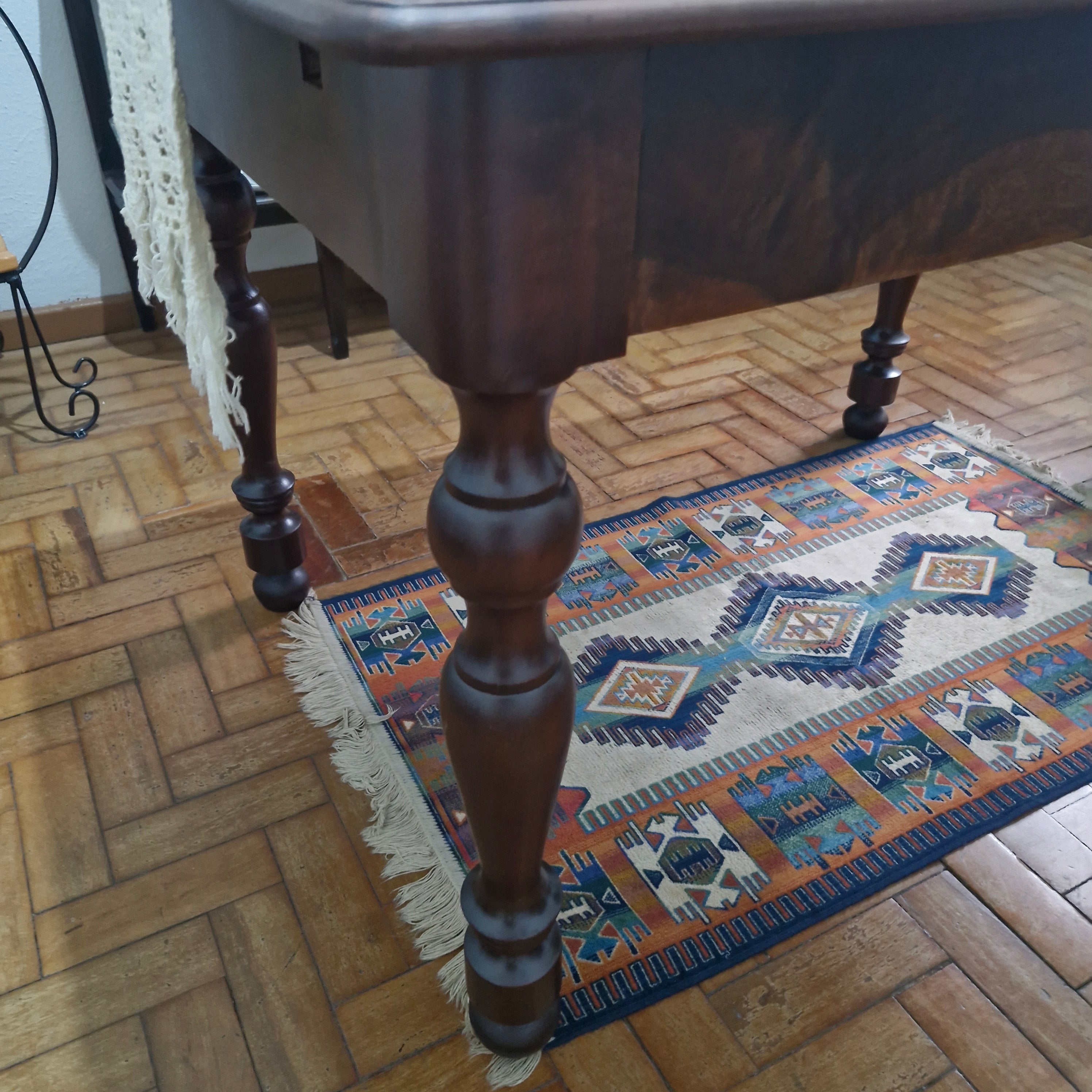 Mesa de Jantar Retangular estilo Império em Imbuia - extensível 