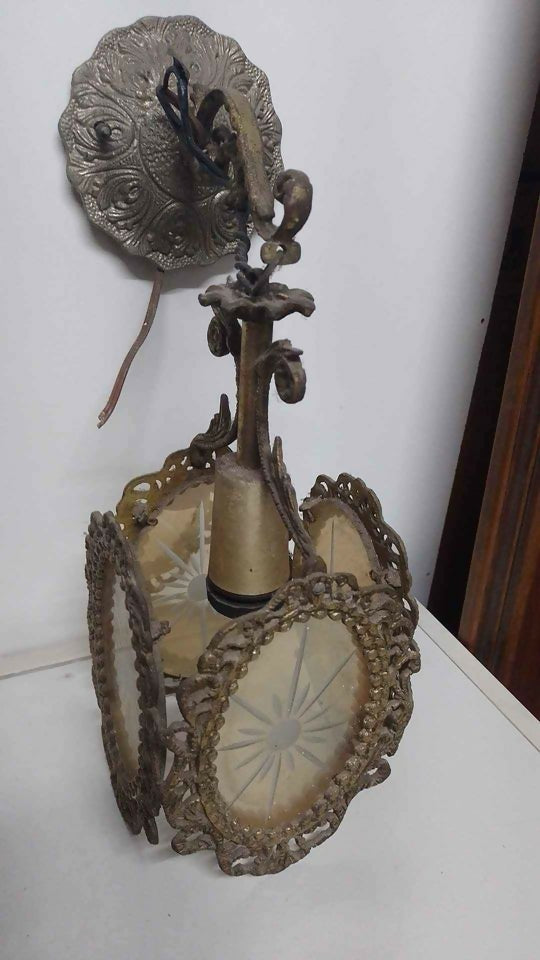 Lustre Pendente de bronze com vidros lapidados