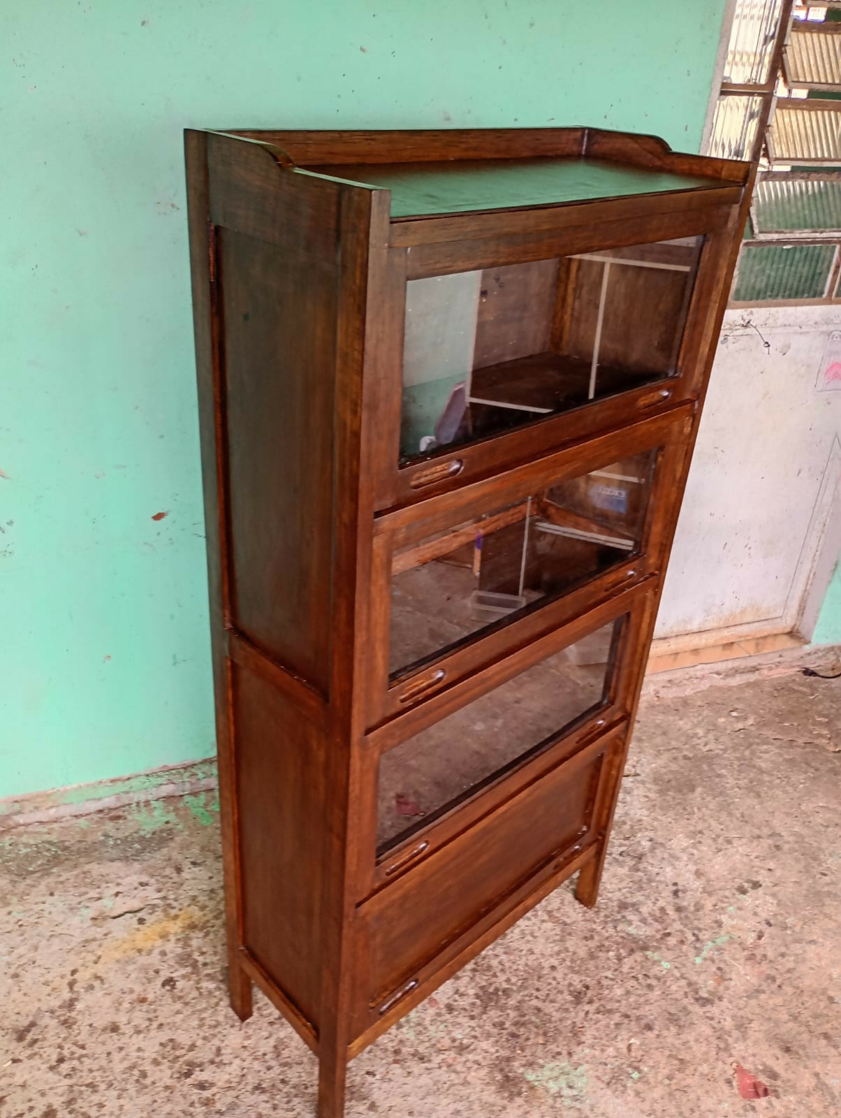 Estante basculante livreiro 4 portas ja restaurada funcionando perfeitamente