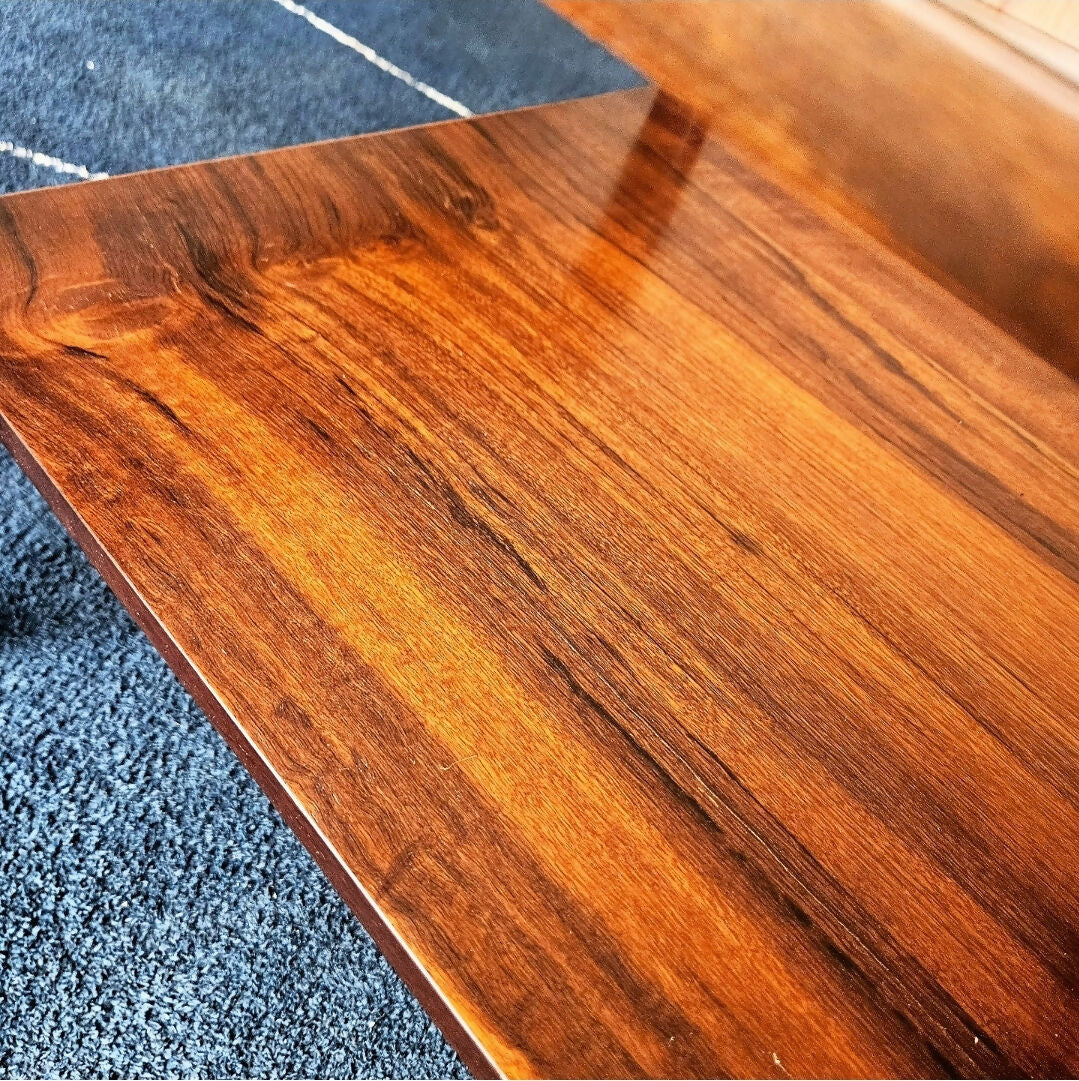 MESA AUXILIAR OU DE CENTRO • ANOS 60