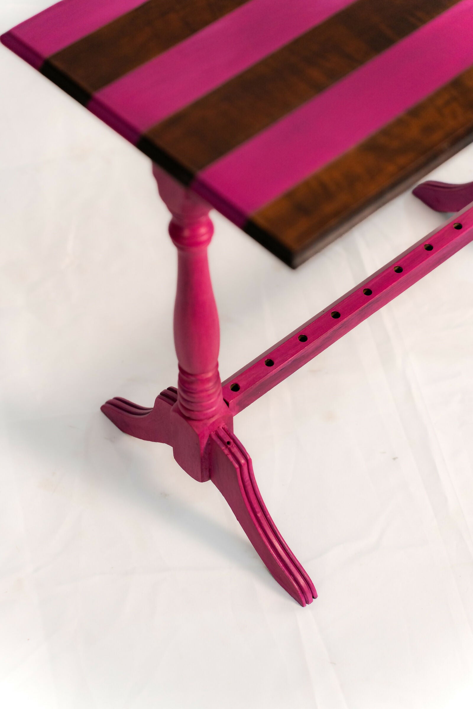 Mesa Lateral Rosa listras