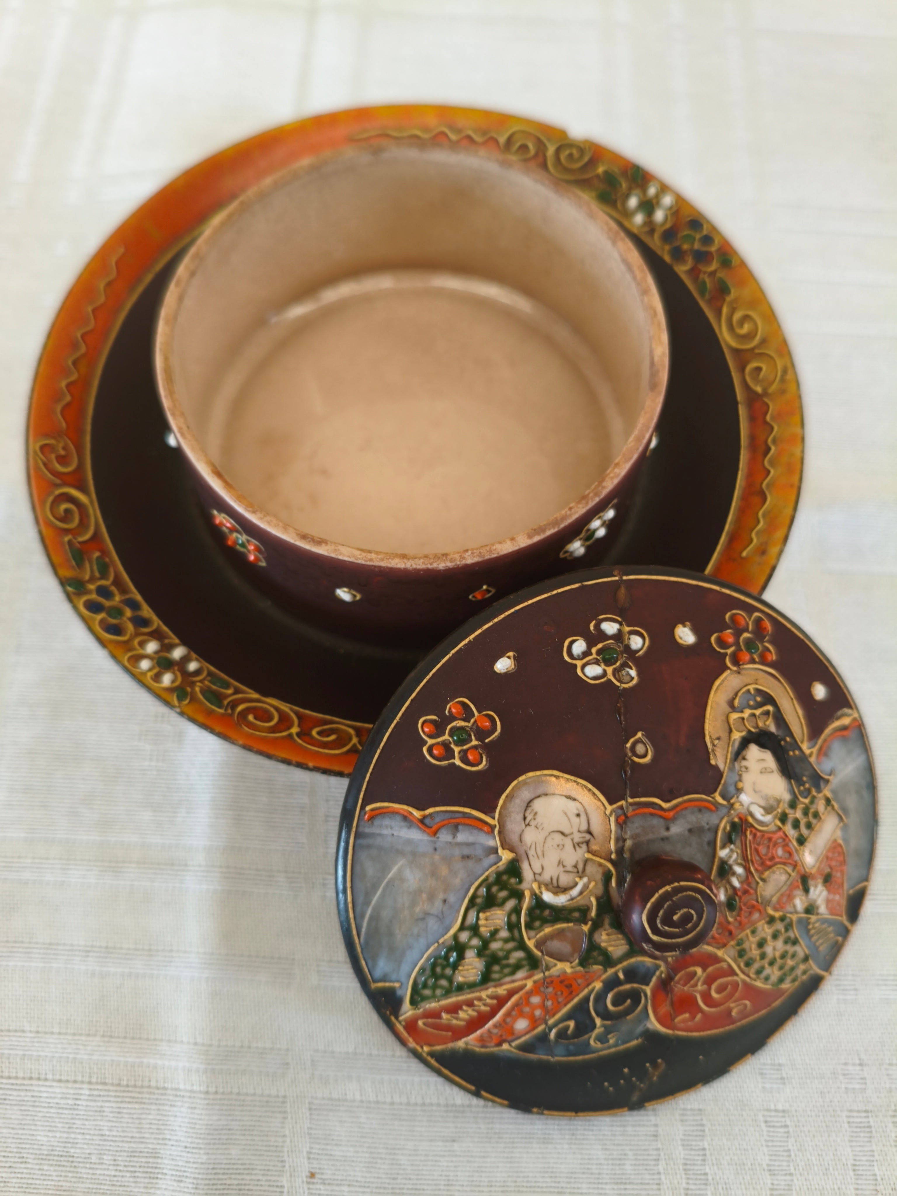 Manteigueira em porcelana japonesa