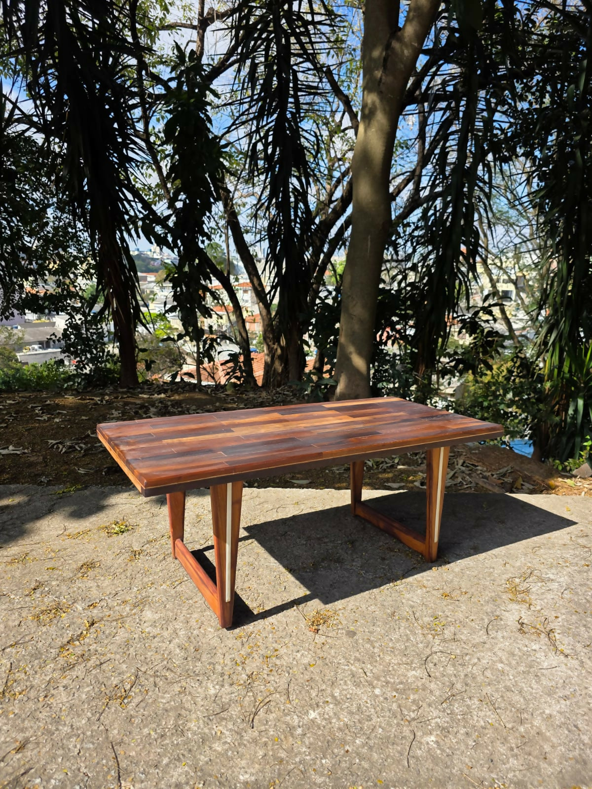 Mesa de centro CIMO anos 50 em madeira maciça