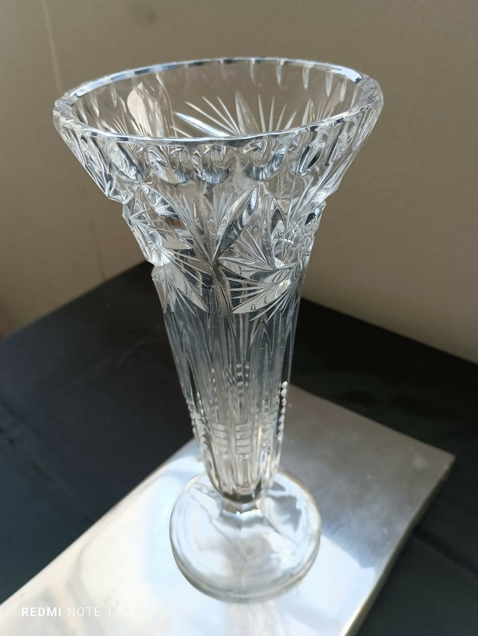 Vaso solitário lapidado