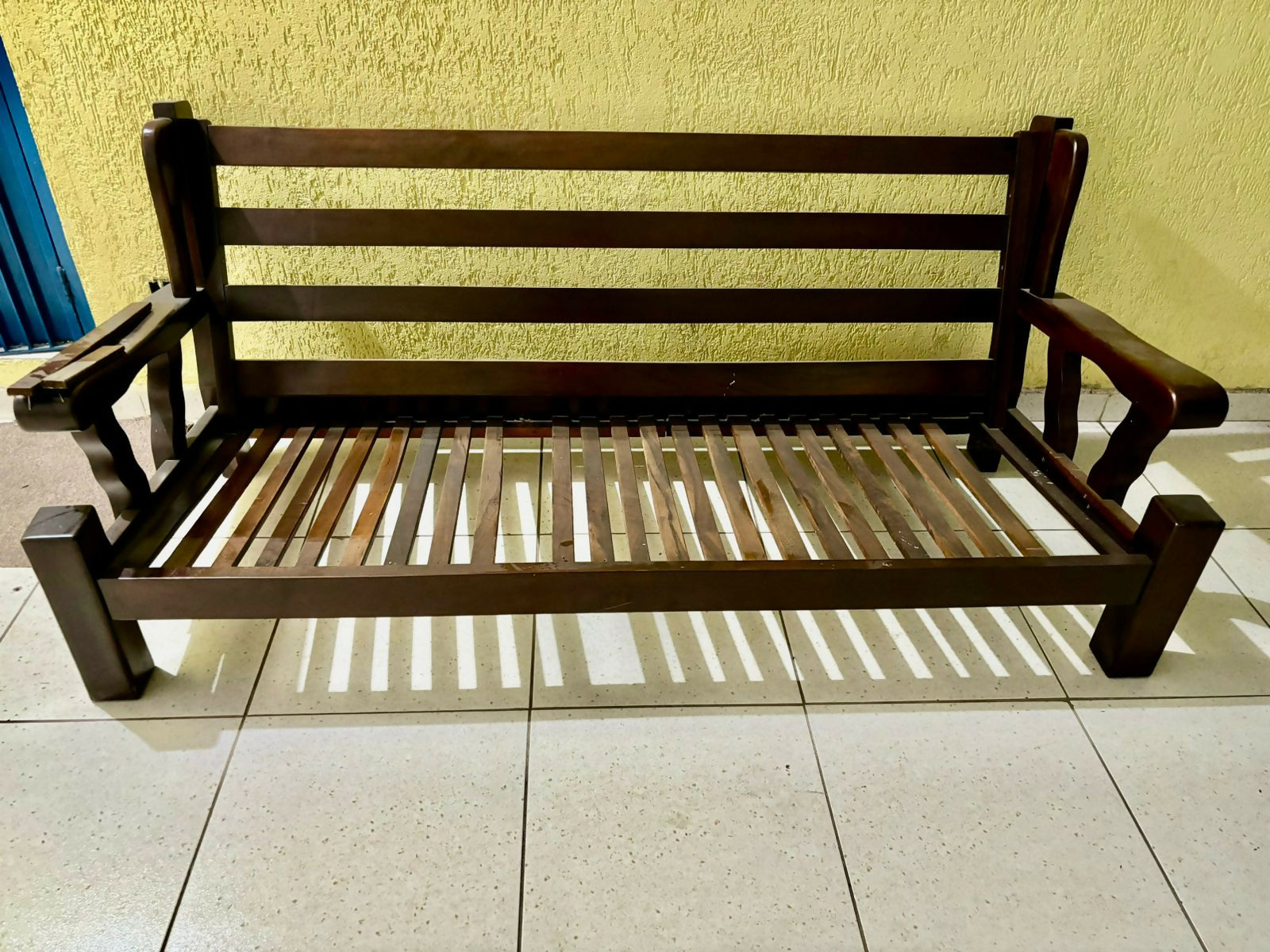 Conjunto Sofá - madeira imbuia - maciça ( no estado )