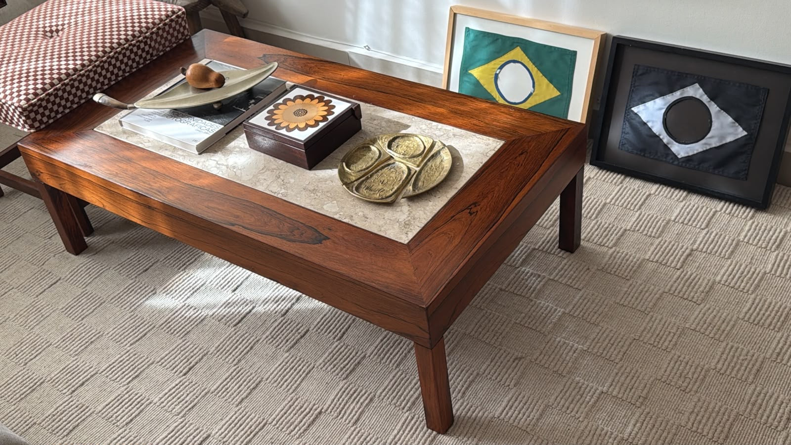 Mesa de Centro retangular em Jacarandá atribuída a Jean Gillon
