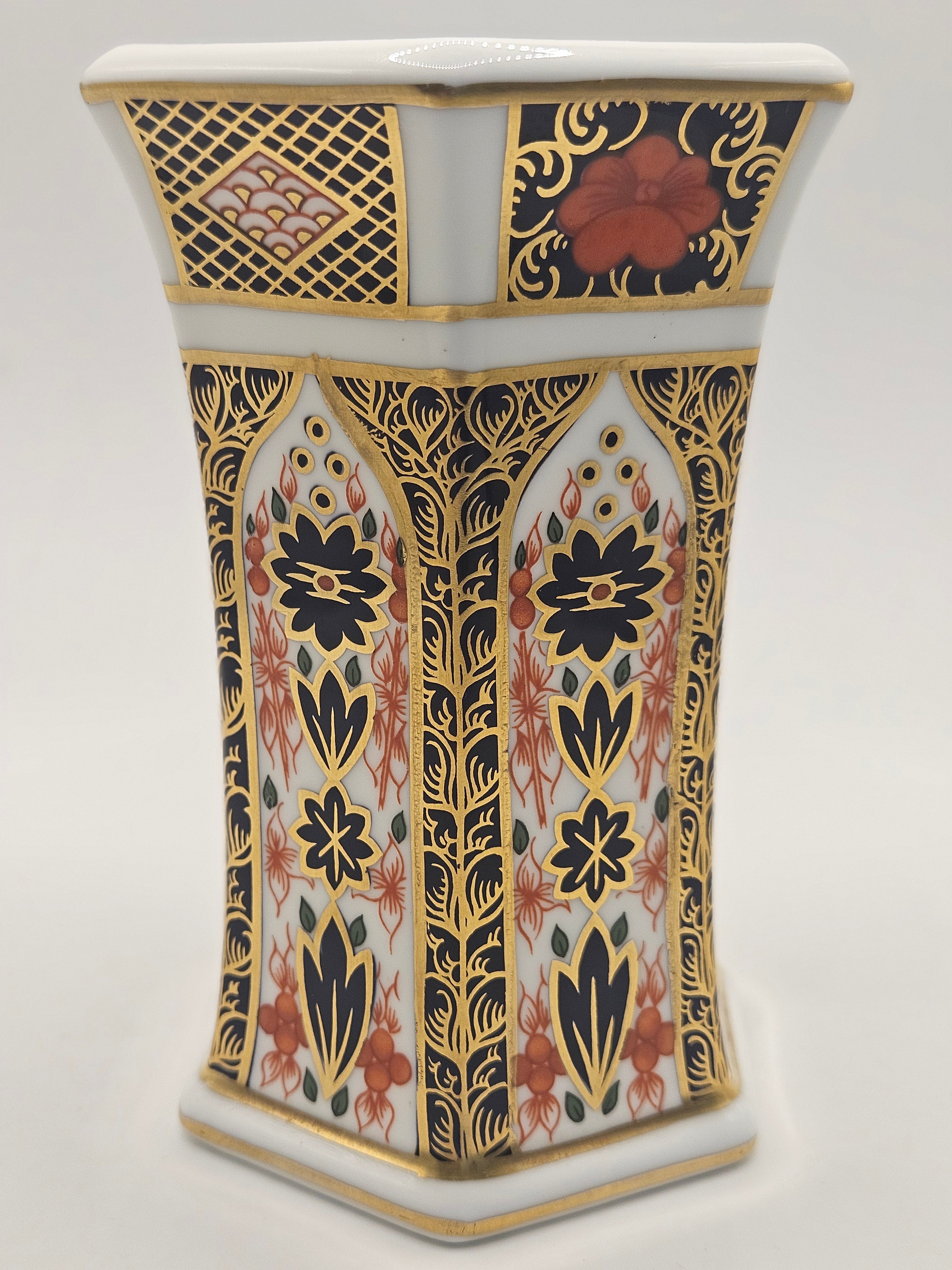 Vaso MinI Hexagonal - Royal Crown Derby - Padrão Imari 1128 (Ouro22k)