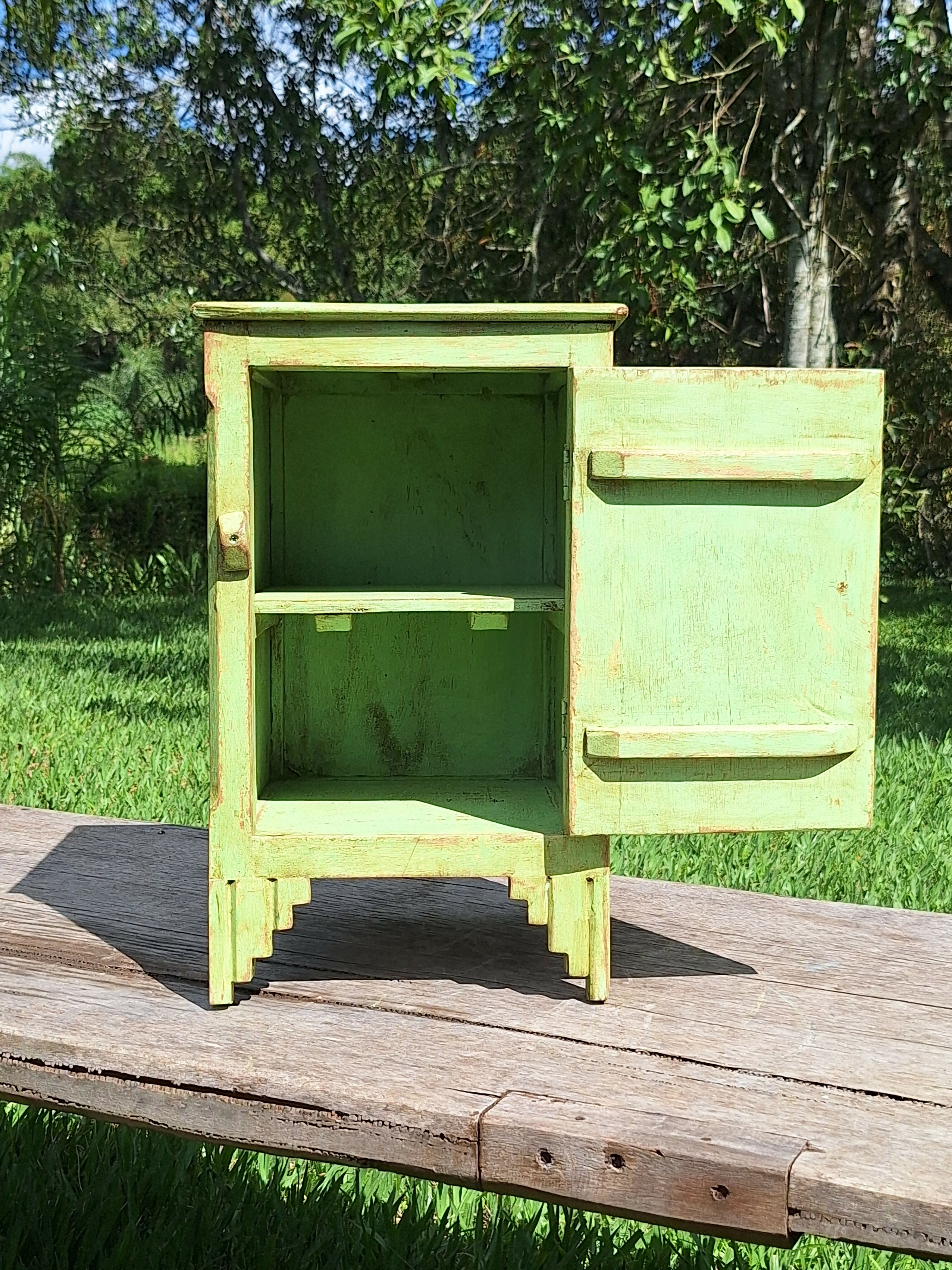 Mesinha de Cabeceira / Armarinho Tinta Gasta Verde Água Madeira Maciça Garimpo Mineiro