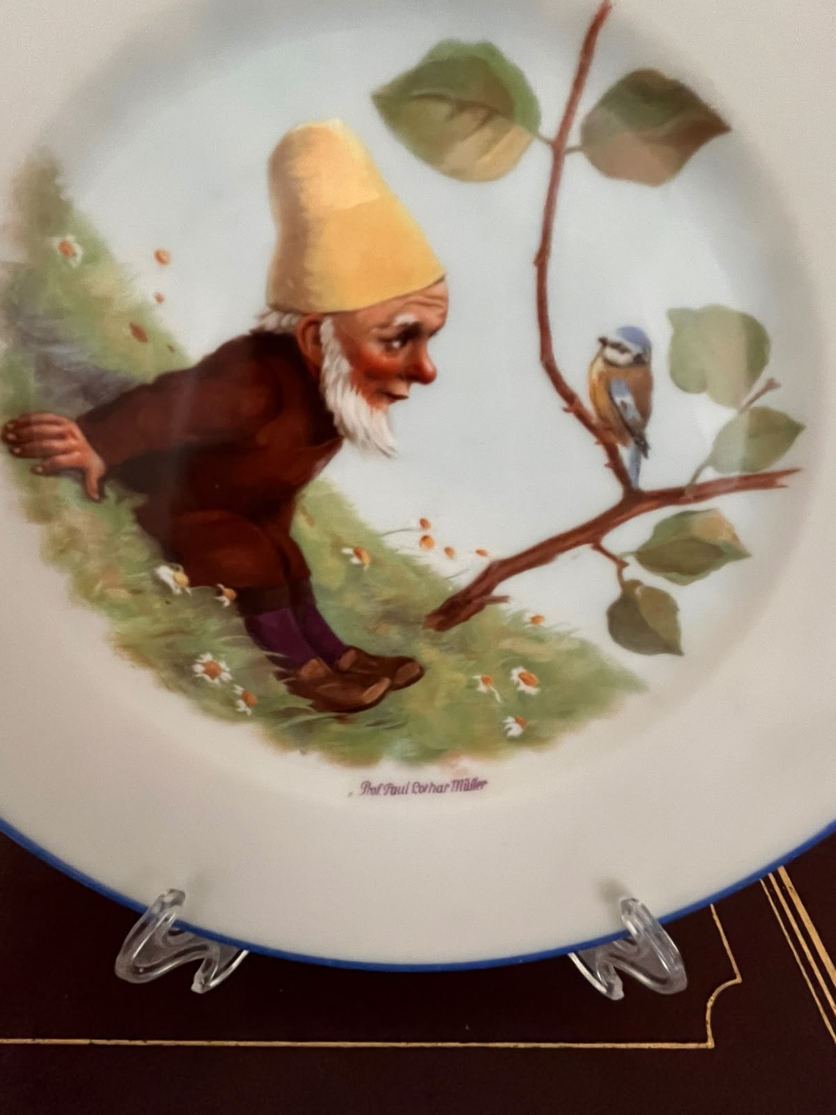 Prato Thomas Bavaria retratando simpático duende / gnomo e pássaro 