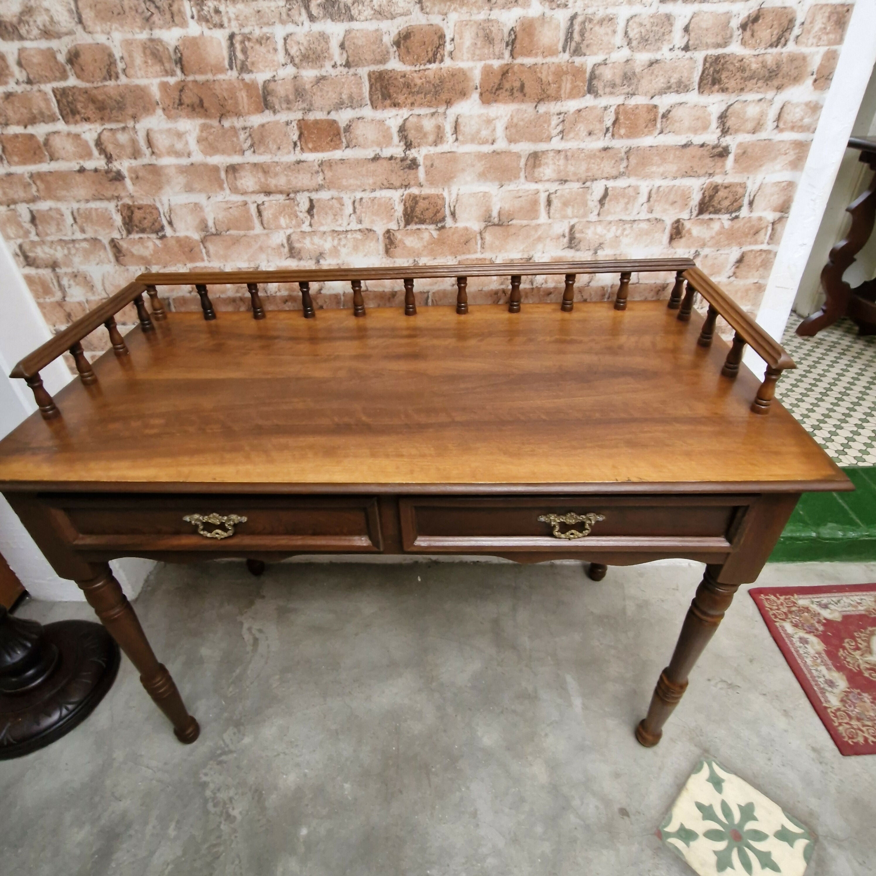 Escrivaninha Colonial