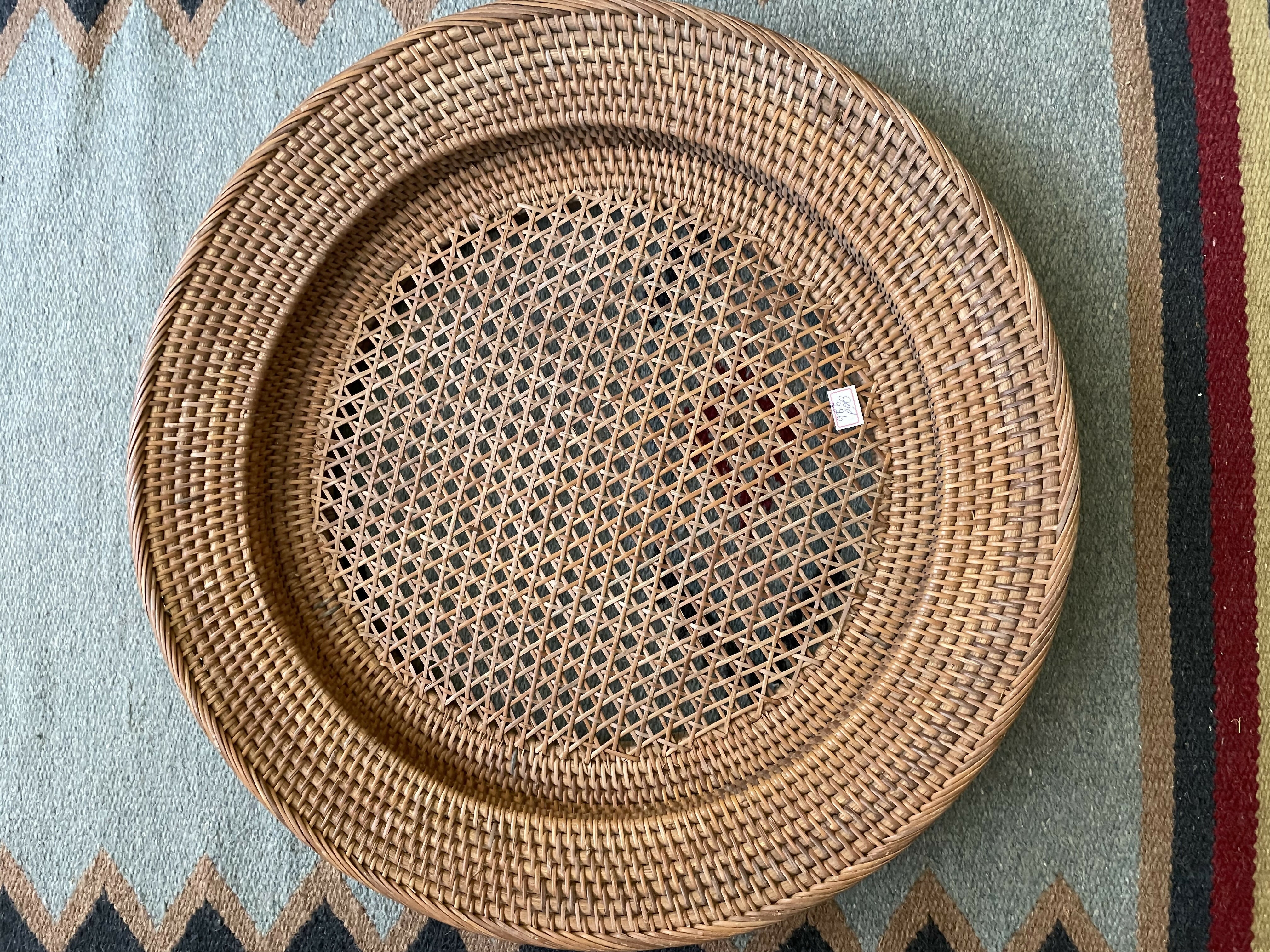 Prato de parede em Rattan