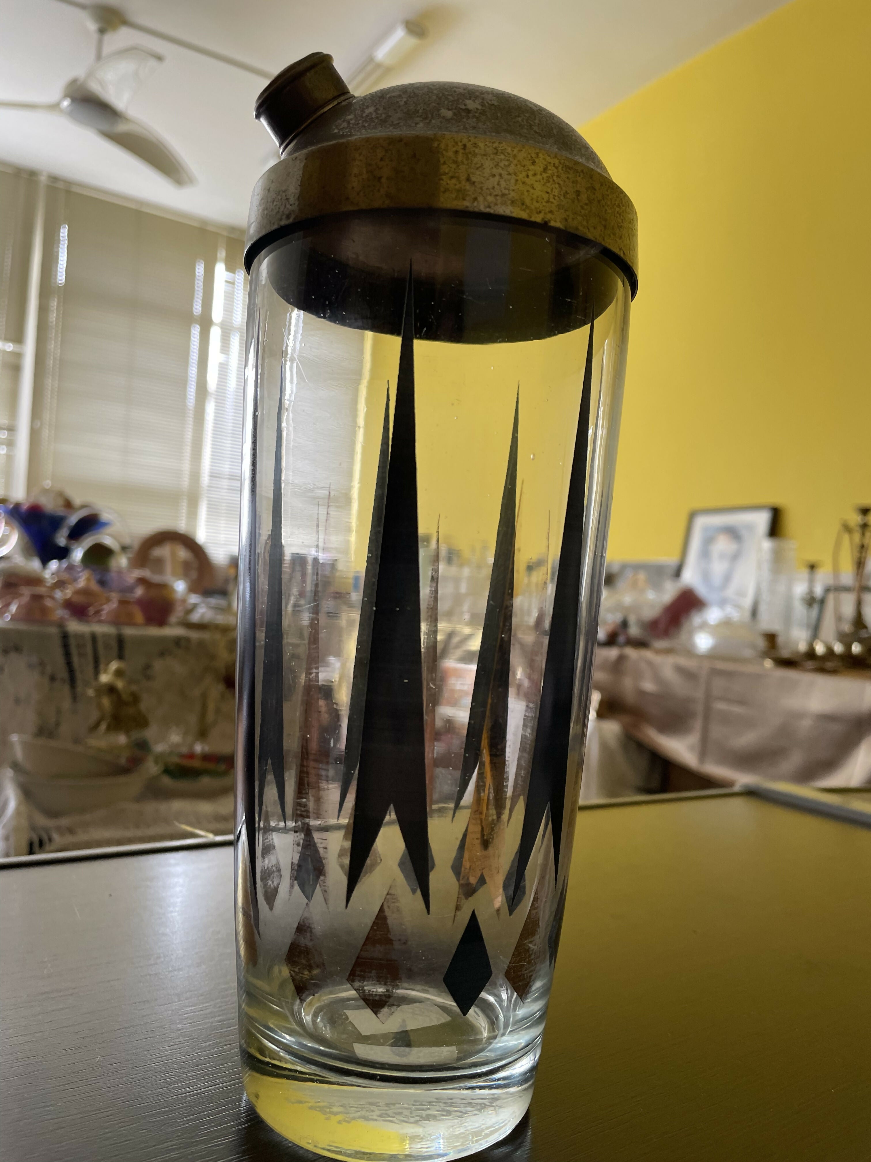 Coqueteleira vintage em vidro e tampa de metal