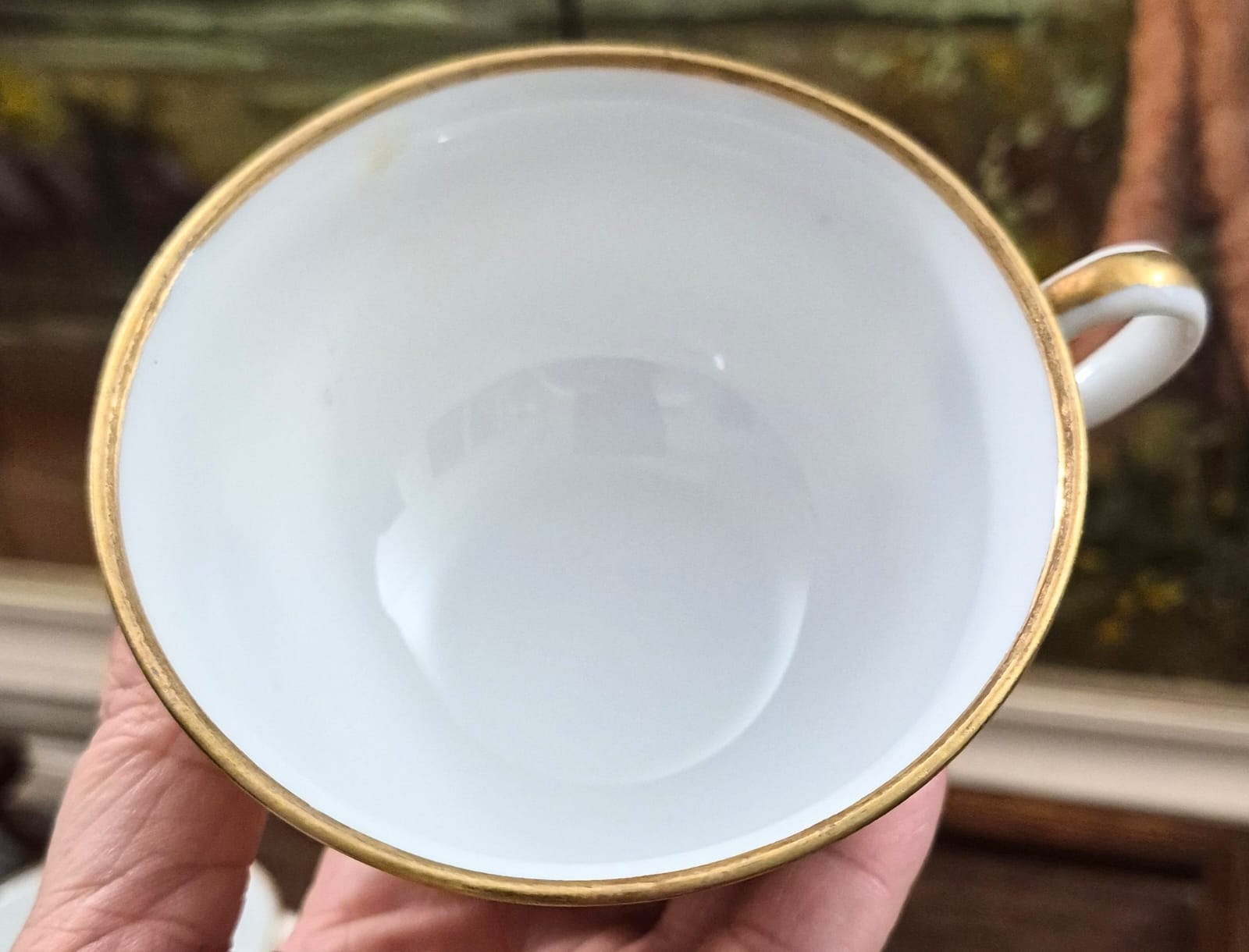 Conjunto de 8 xícaras em porcelana japonesa,  para chá,  Kutani, anos 40. Pintadas à mão (característica das peças Kutani) e decoradas à ouro.