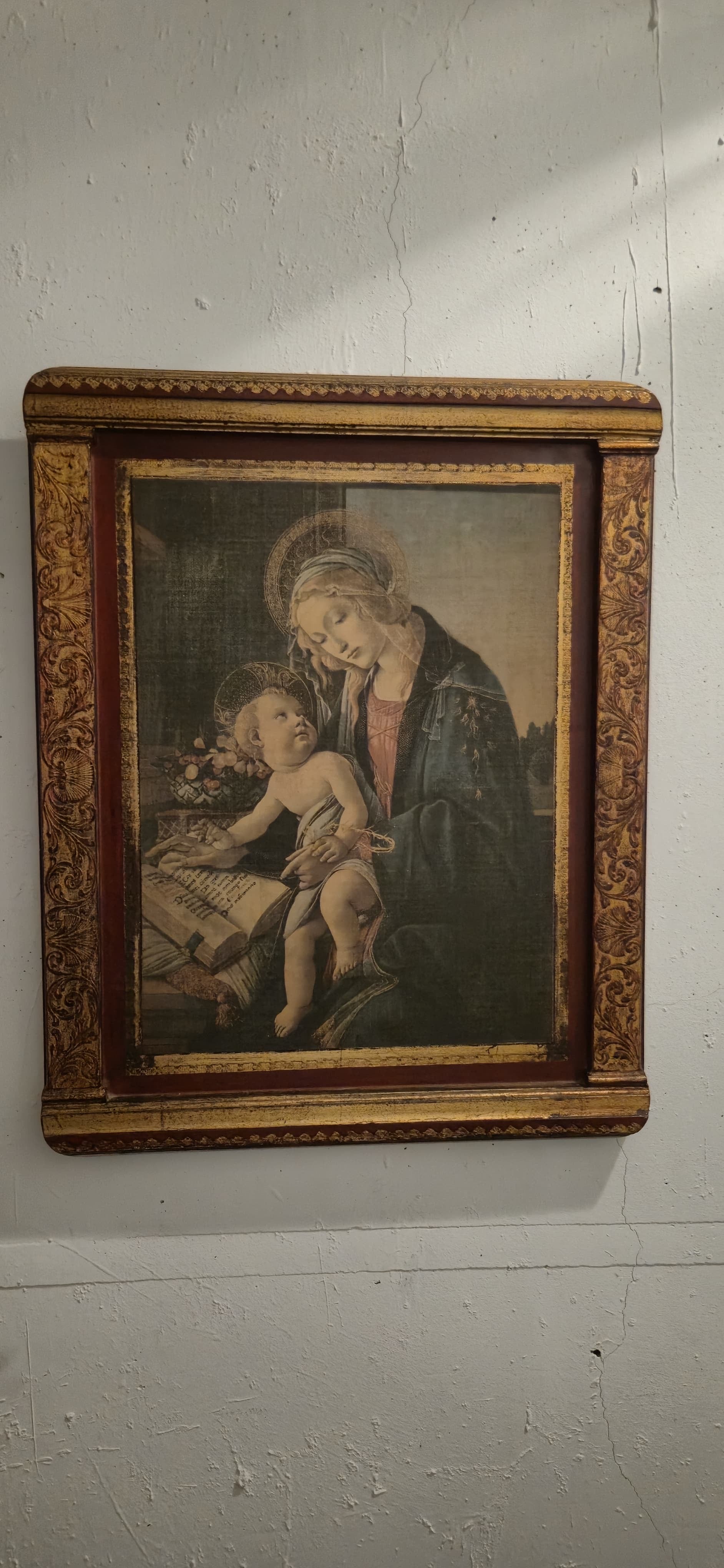 Quadro Madona com moldura dourada 