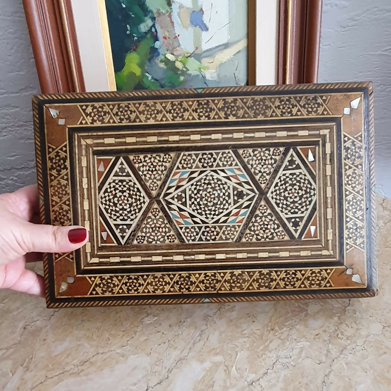 Caixa turca em madeira marchetada, com forro interno em veludo. Perfeita!