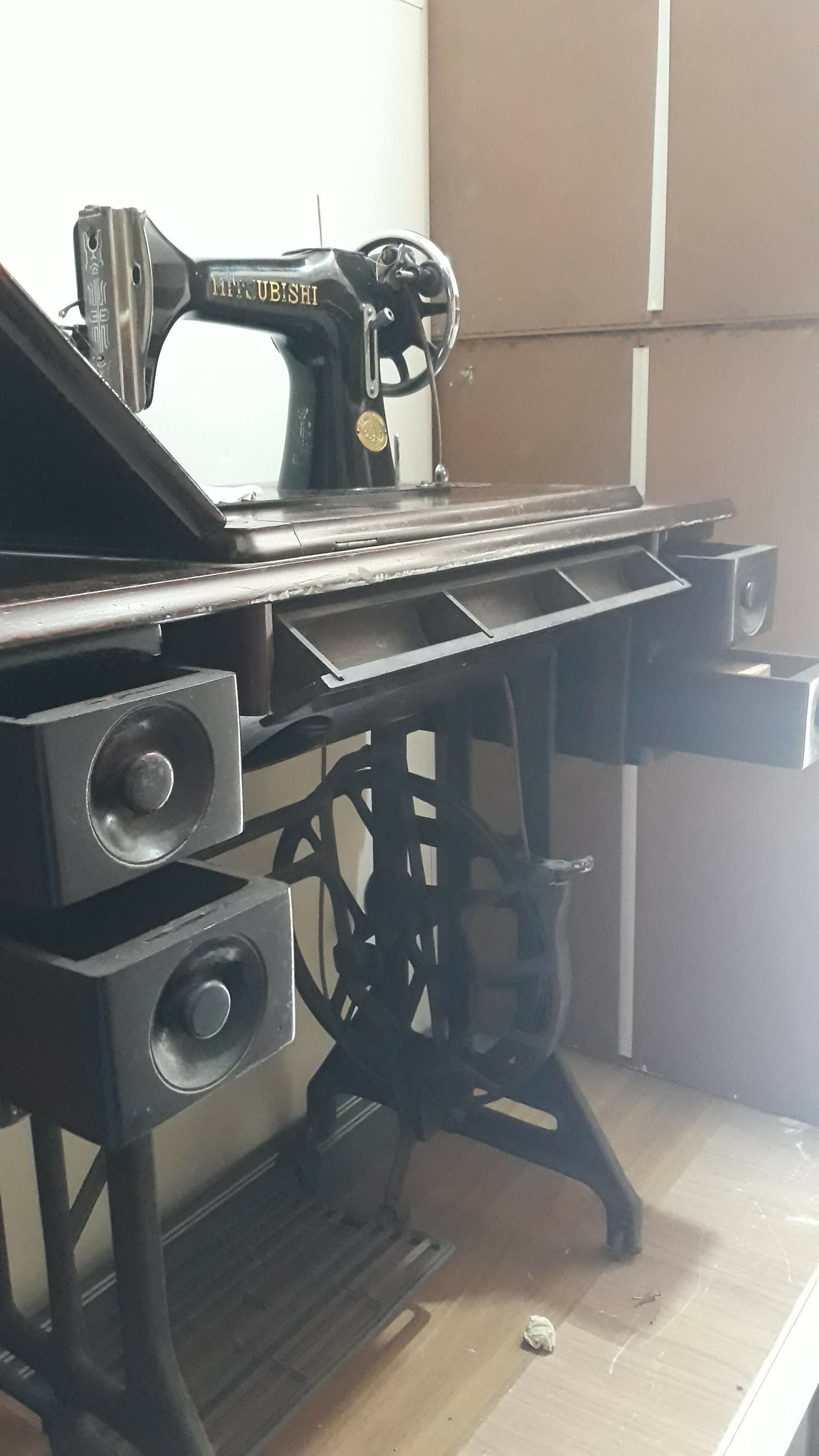 Maquina de costura Mitusubishi