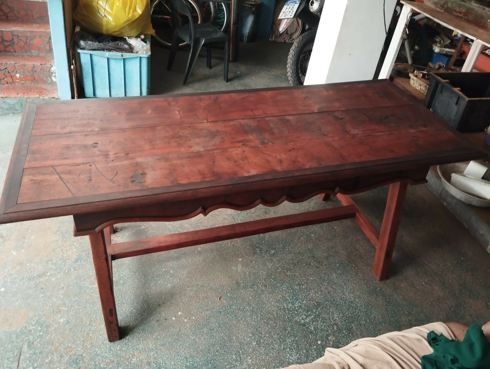 Recém Restaurada Mesa Mineira em vinhático