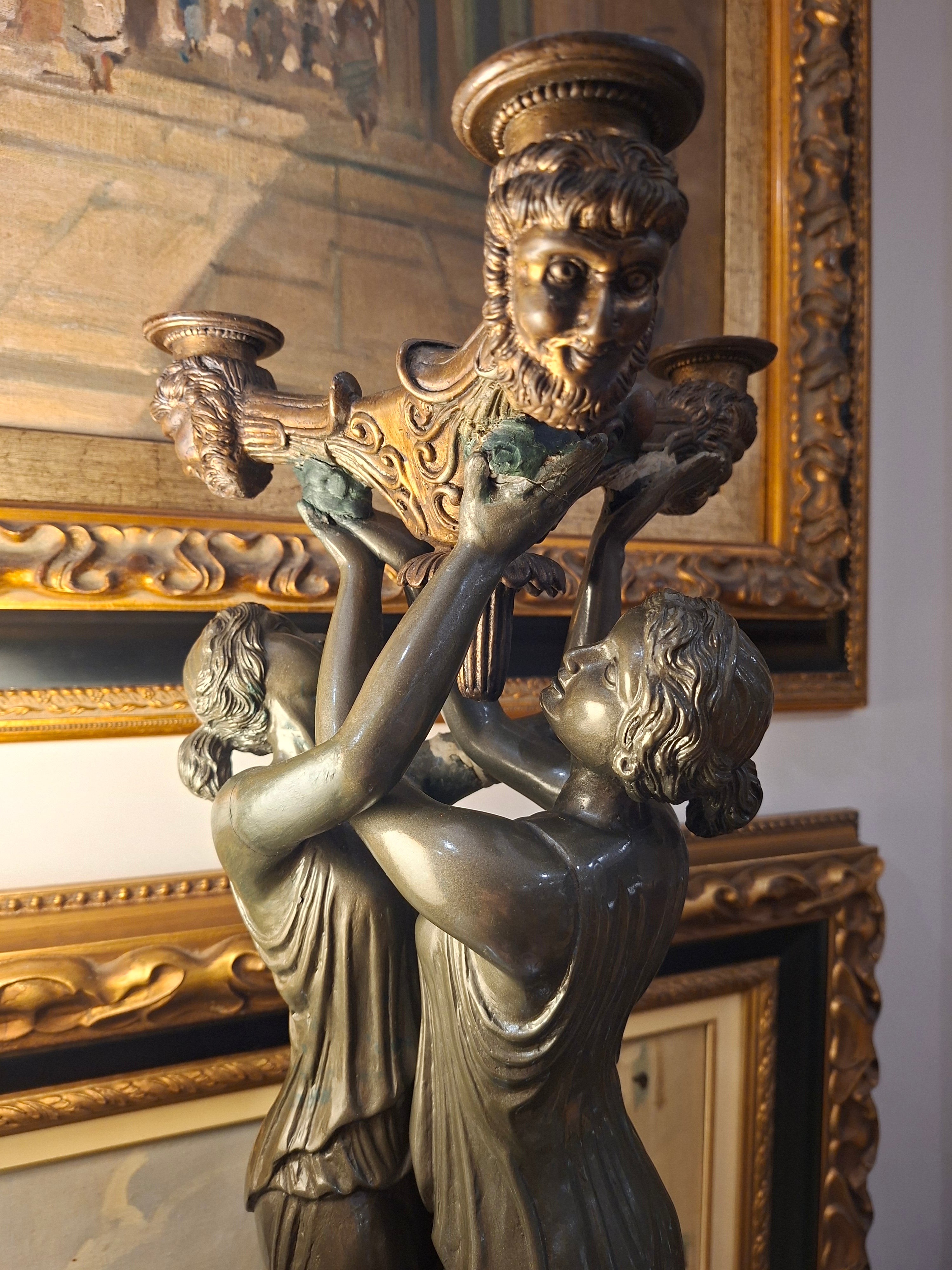 Par de Candelabros Escultóricos em Bronze e Mármore – 79 cm