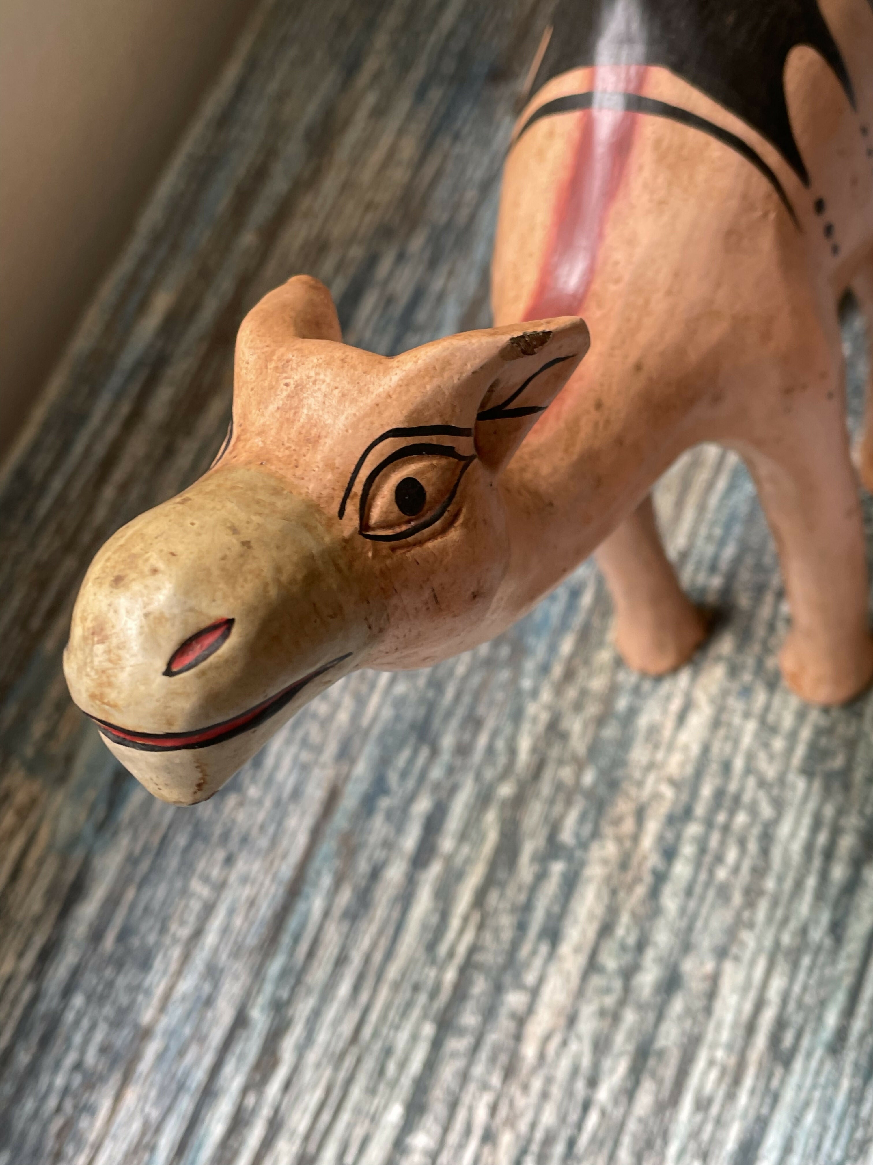 Trio de Estatuetas de camelo em madeira