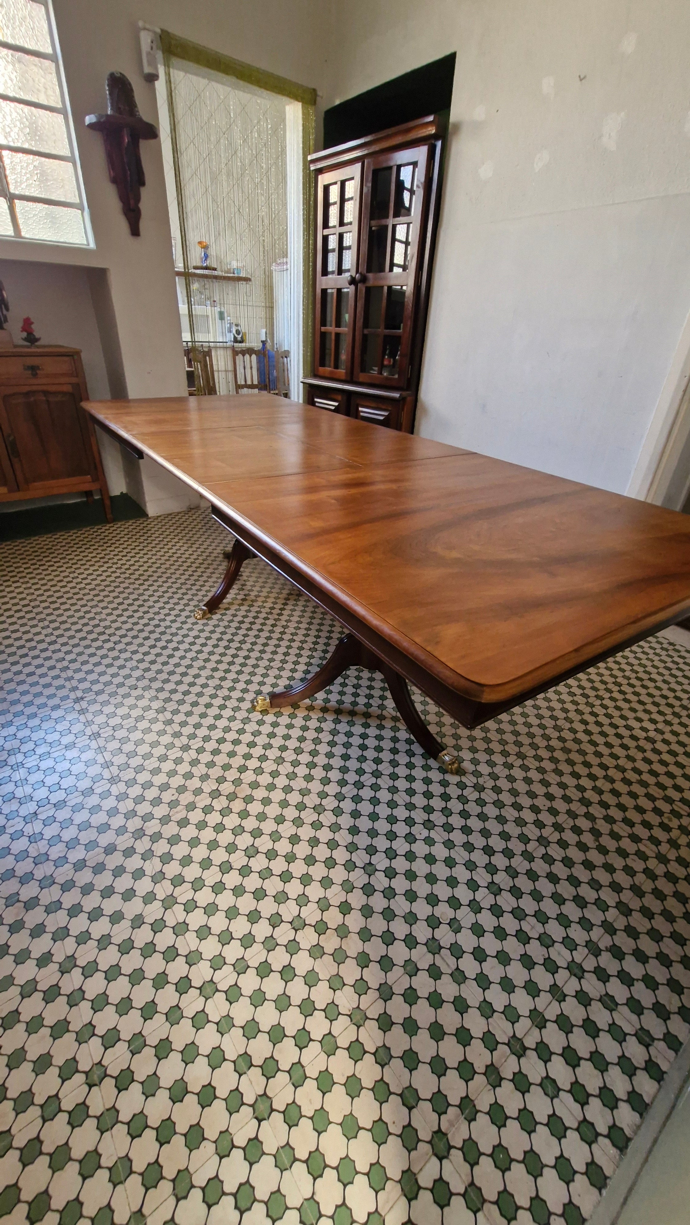 Mesa de jantar Retangular extensível estilo Inglês com pés de leão - restaurada 